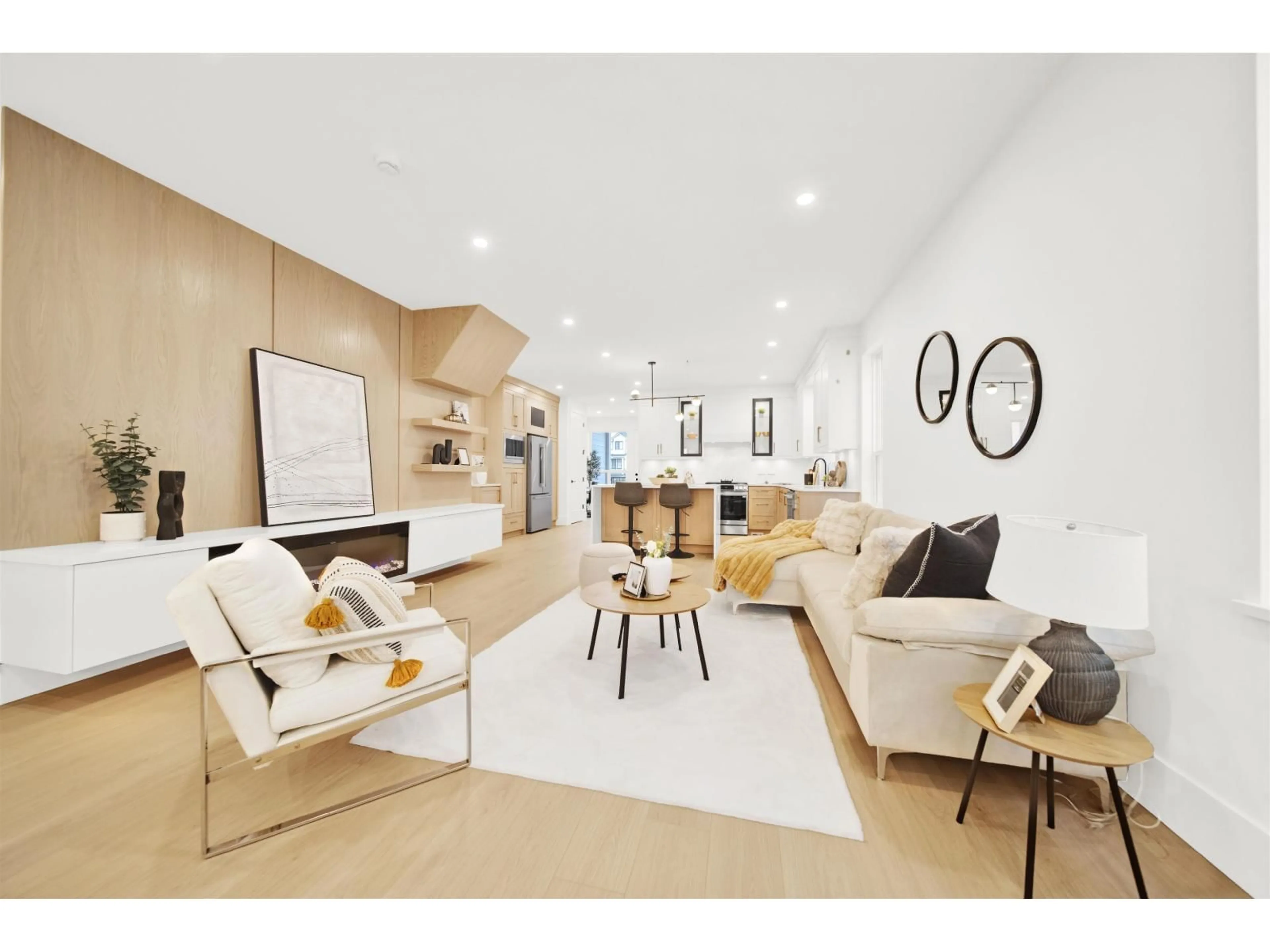 Living room with furniture, unknown for 16477 20 AVENUE, Surrey British Columbia V3Z9M9