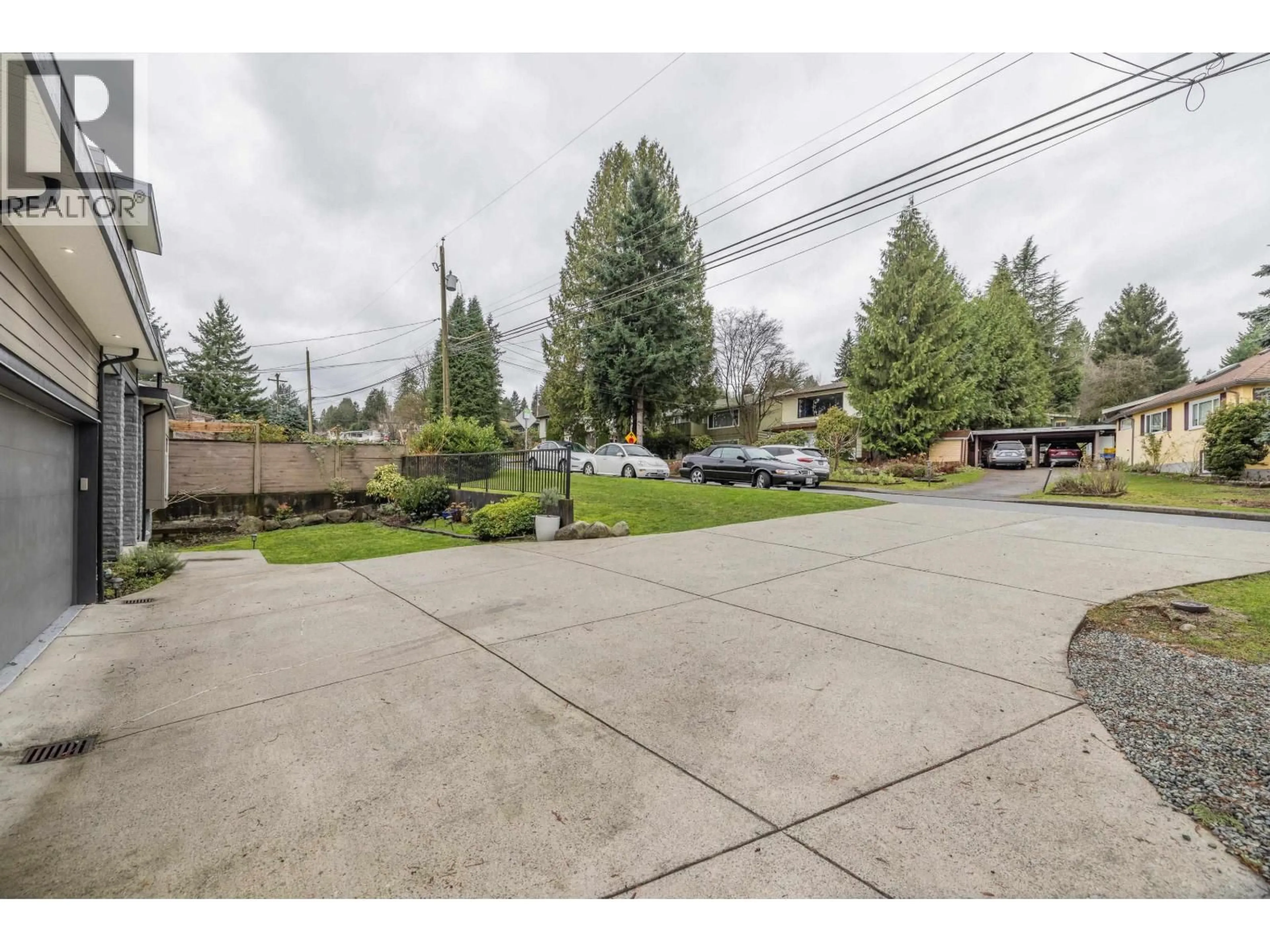 A pic from outside/outdoor area/front of a property/back of a property/a pic from drone, street for 1025 RANCH PARK WAY, Coquitlam British Columbia V3C2J2