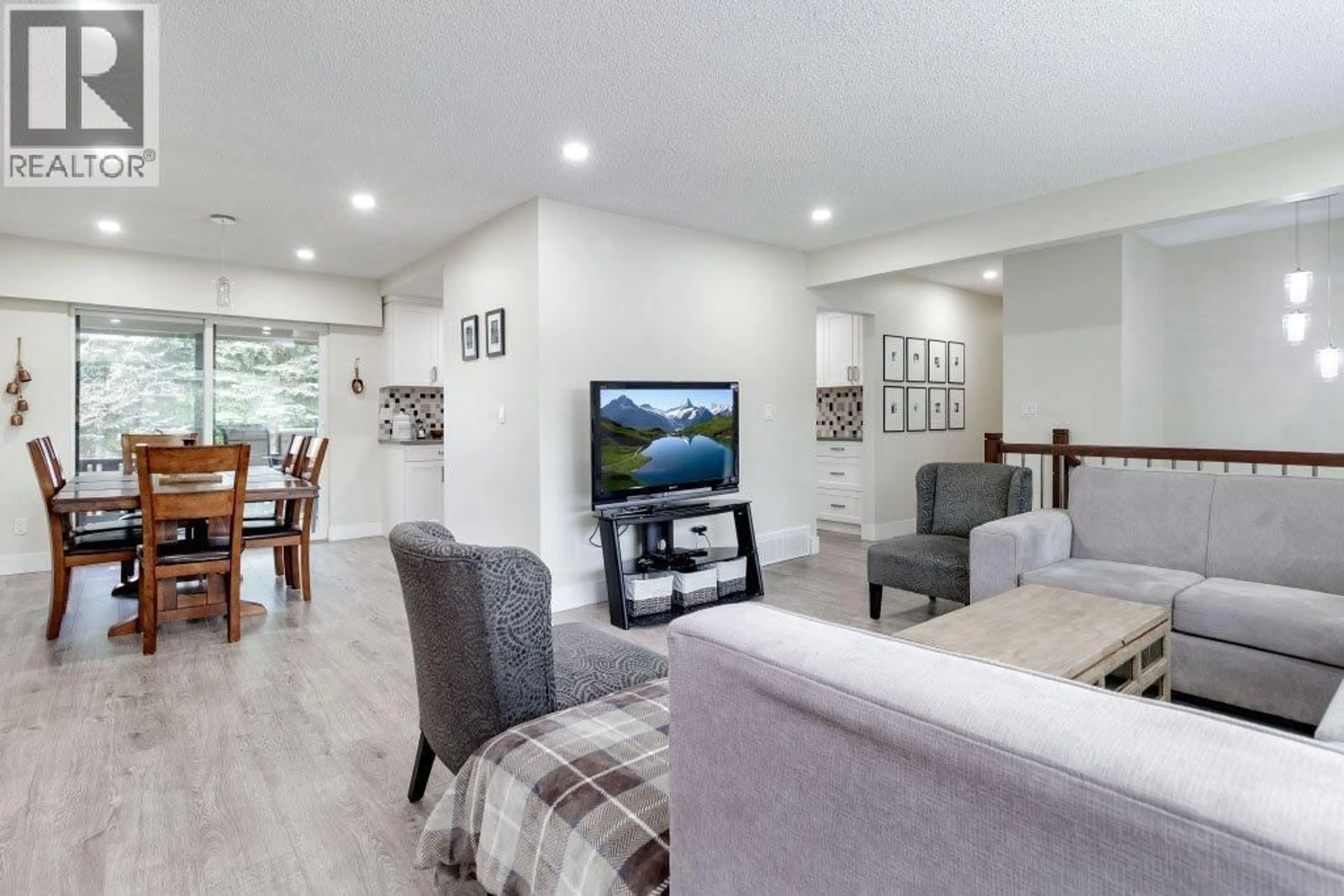 Unknown for 3762 WELLINGTON STREET, Port Coquitlam British Columbia V3B3Z2