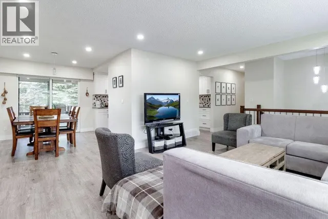 3762 WELLINGTON STREET, Port Coquitlam 3