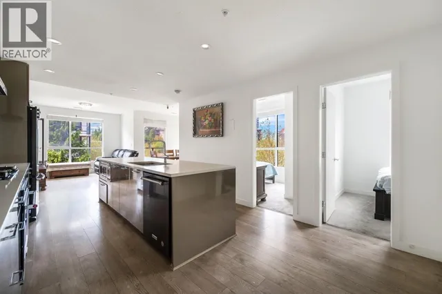 302 - 3581 ROSS DRIVE, Vancouver 4