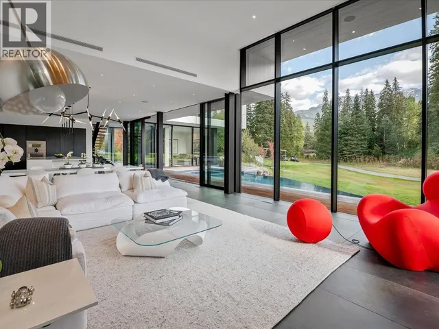 8080 CYPRESS PLACE, Whistler 4