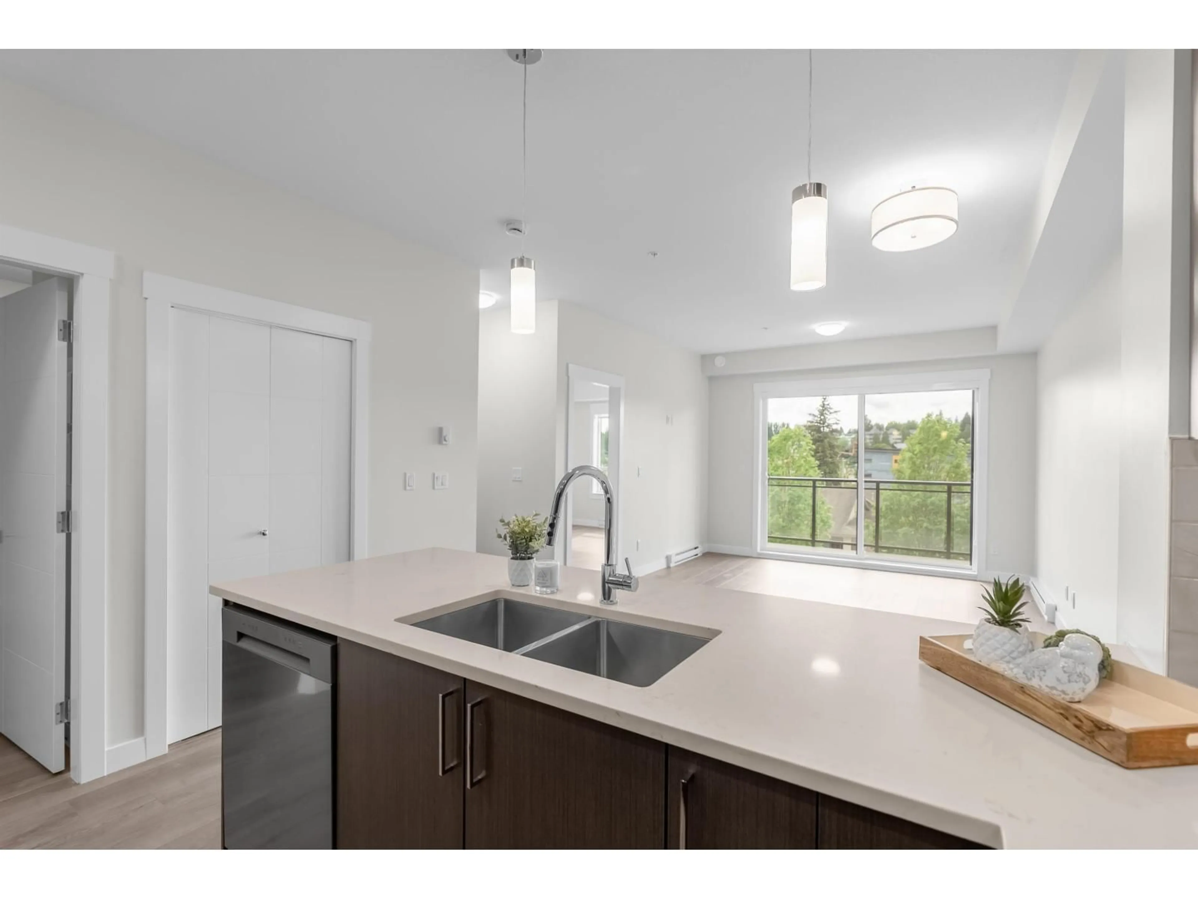 Unknown for 304 - 33886 PINE STREET, Abbotsford British Columbia V2S0N9