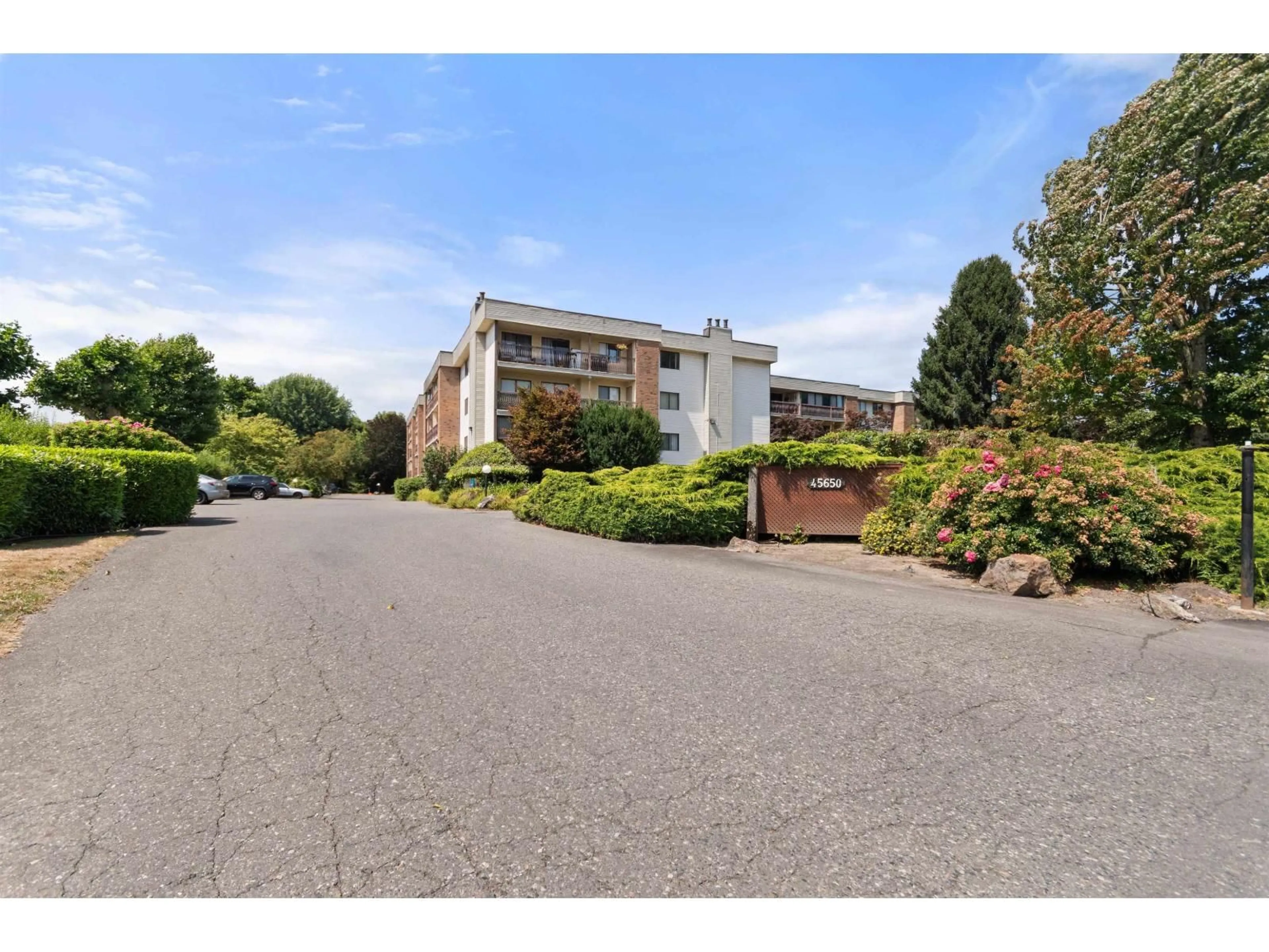 A pic from outside/outdoor area/front of a property/back of a property/a pic from drone, unknown for 1108 - 45650 MCINTOSH DRIVE, Chilliwack British Columbia V2P6Y5