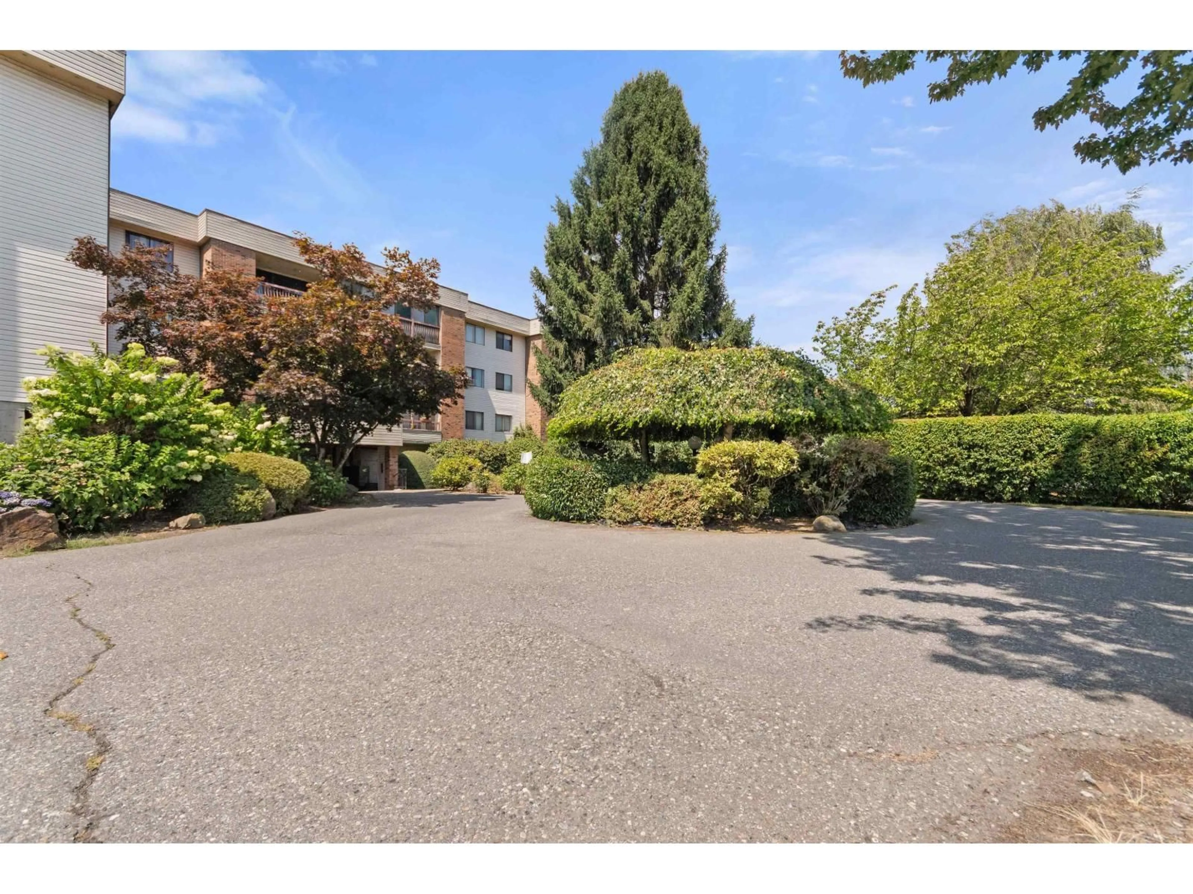 A pic from outside/outdoor area/front of a property/back of a property/a pic from drone, street for 1108 - 45650 MCINTOSH DRIVE, Chilliwack British Columbia V2P6Y5