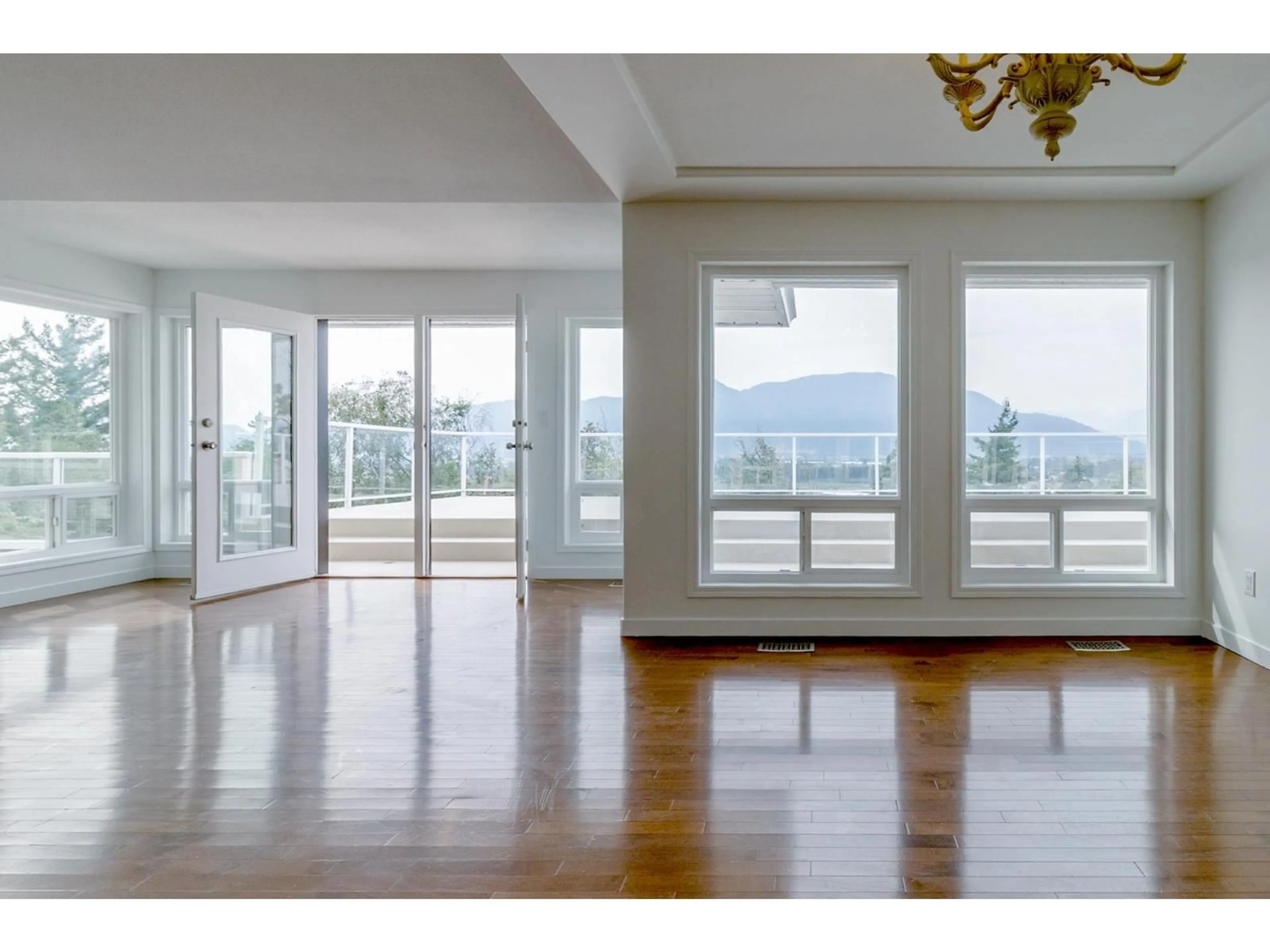 Indoor foyer for 42025 NIKADA DRIVE, Yarrow British Columbia V2R5H2