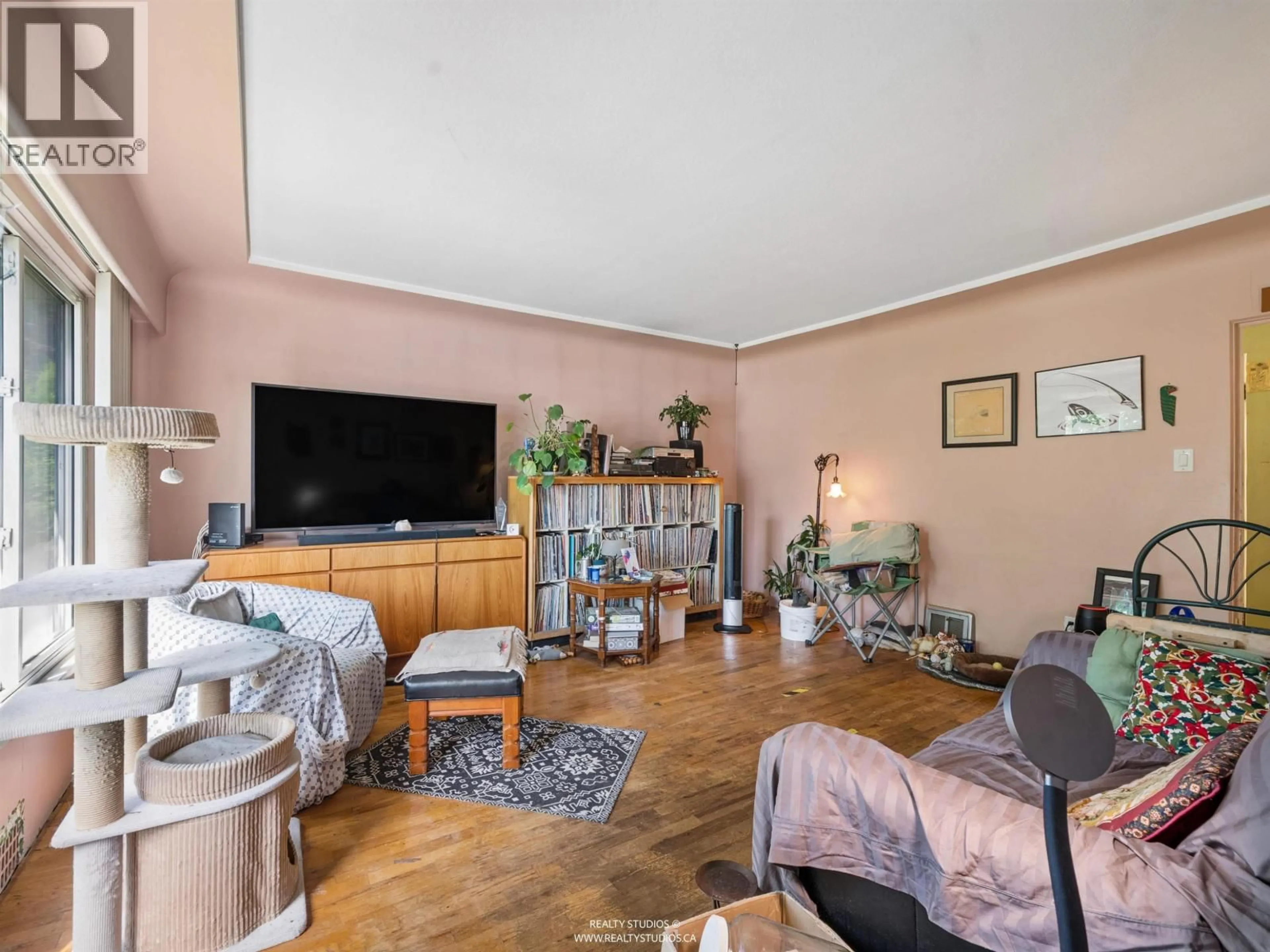 A pic of a room for 2231 25TH AVENUE, Vancouver British Columbia V5N2V7