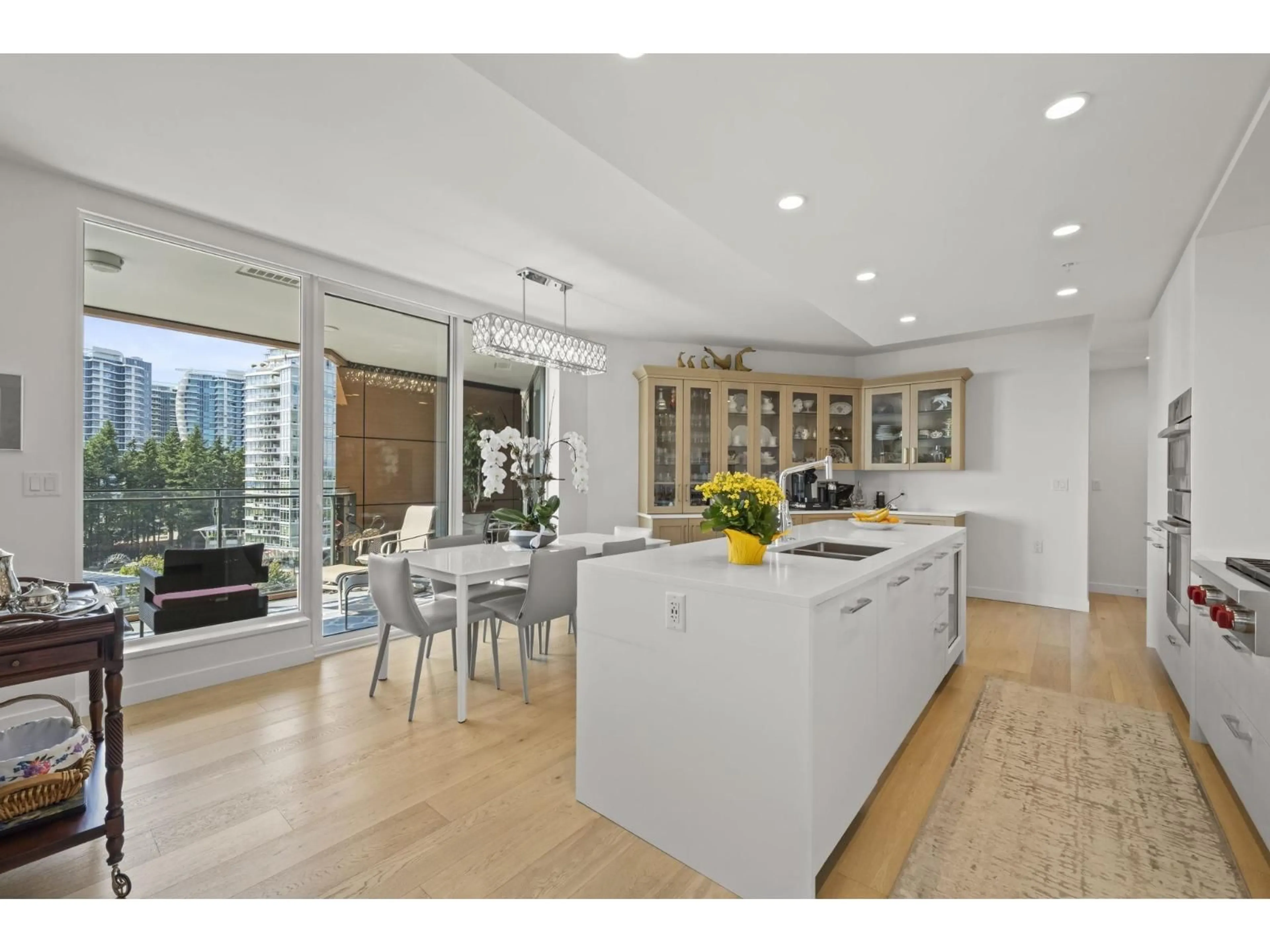 Open concept kitchen, unknown for 907 - 1439 GEORGE STREET, White Rock British Columbia V4B0B9