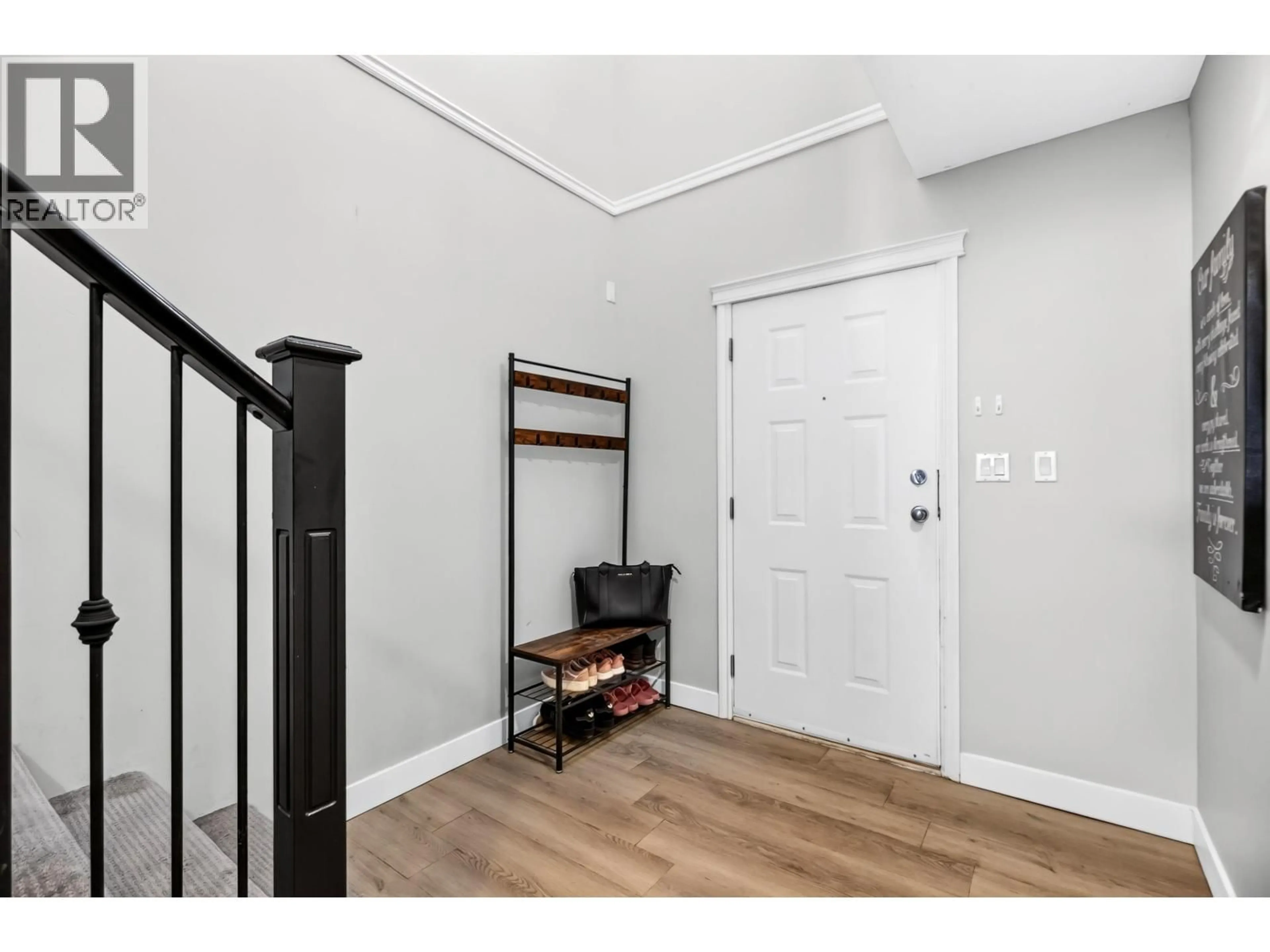 Indoor entryway for 11420 236 STREET, Maple Ridge British Columbia V2W2A3
