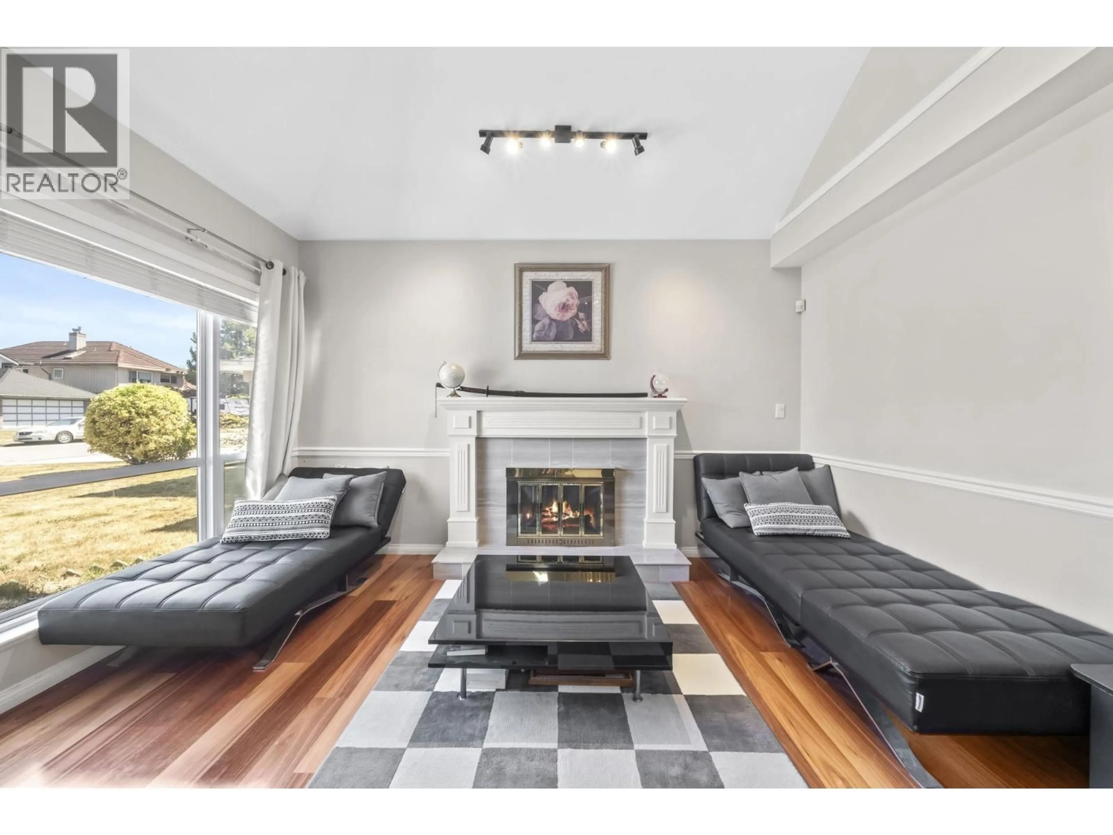 Living room with furniture, unknown for 3628 MCKAY DRIVE, Richmond British Columbia V6X3R7