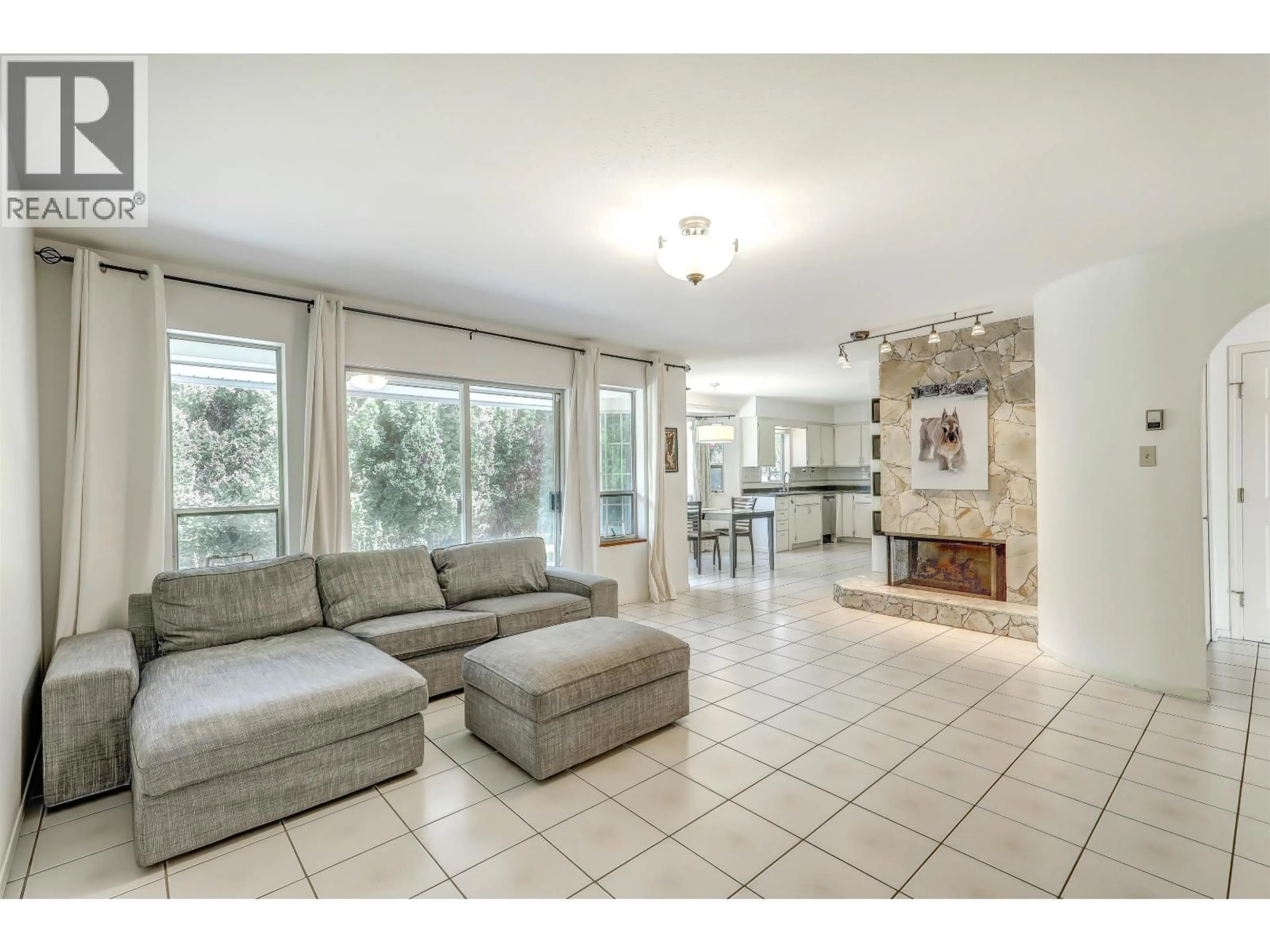Living room with furniture, ceramic/tile floor for 5367 HAZEL COURT, Delta British Columbia V4K4G9