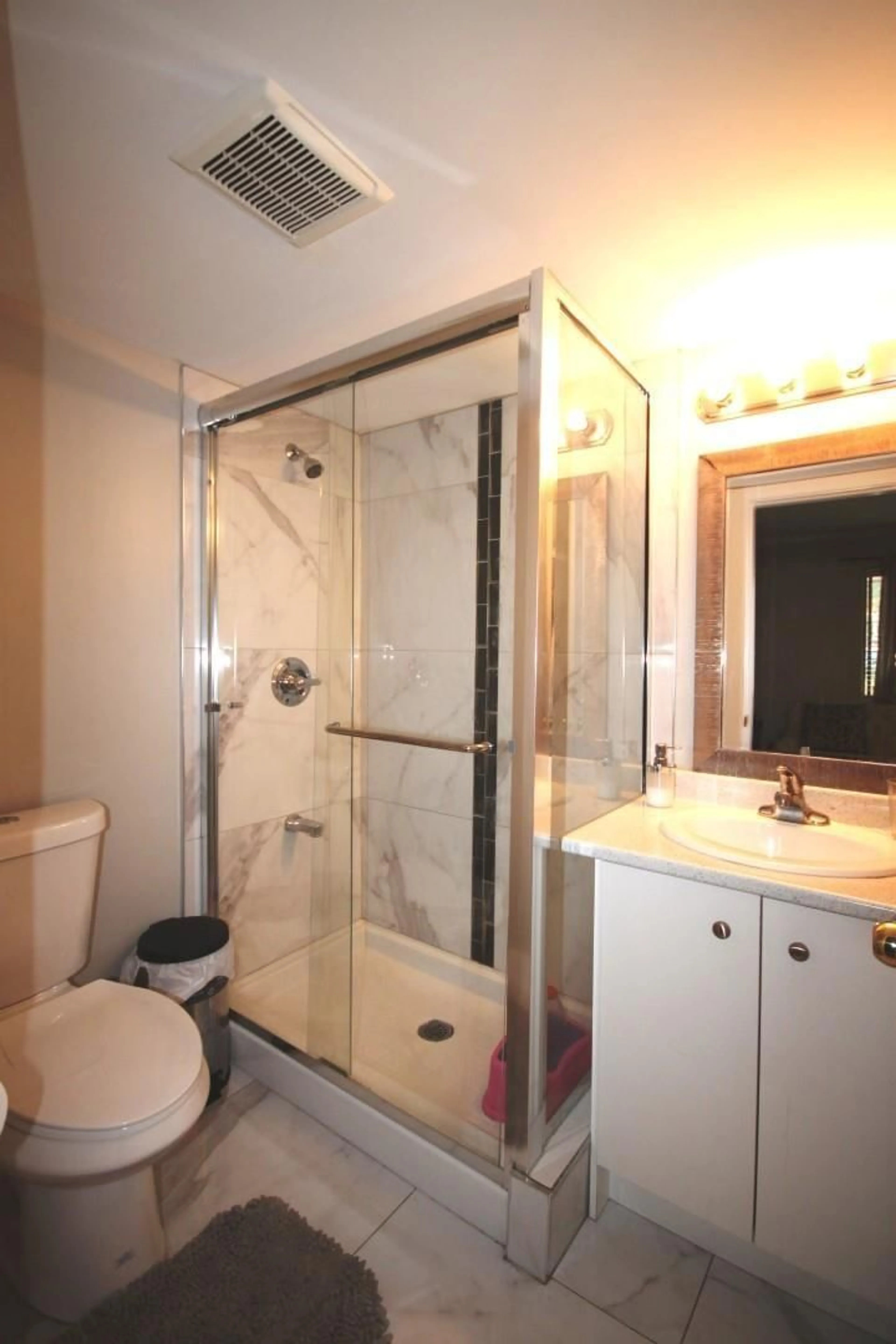 Standard bathroom, ceramic/tile floor for 18222 58B AVENUE, Surrey British Columbia V3S5V9