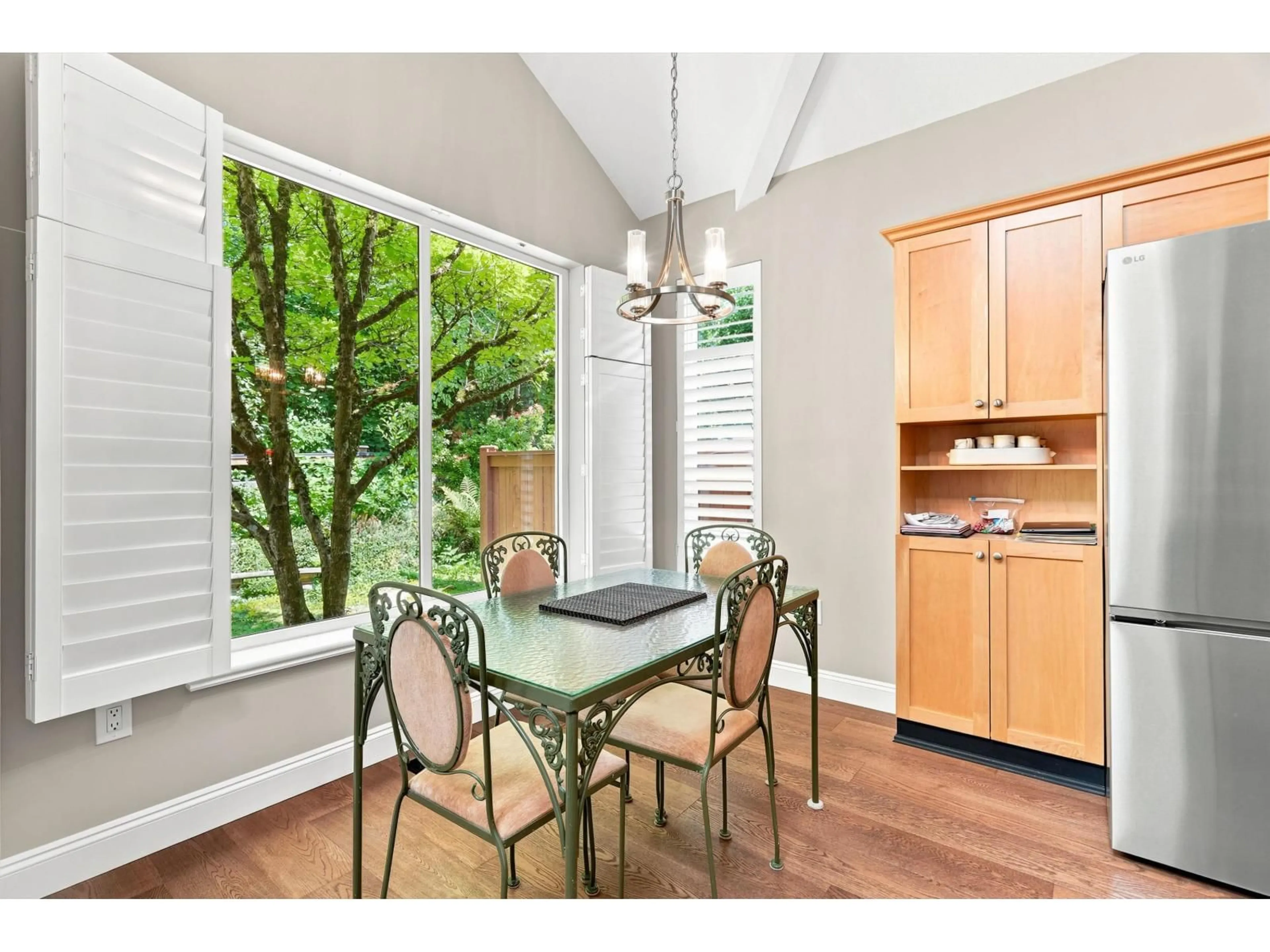 Dining room, wood/laminate floor for 22 - 3500 144 STREET, Surrey British Columbia V4P3J6