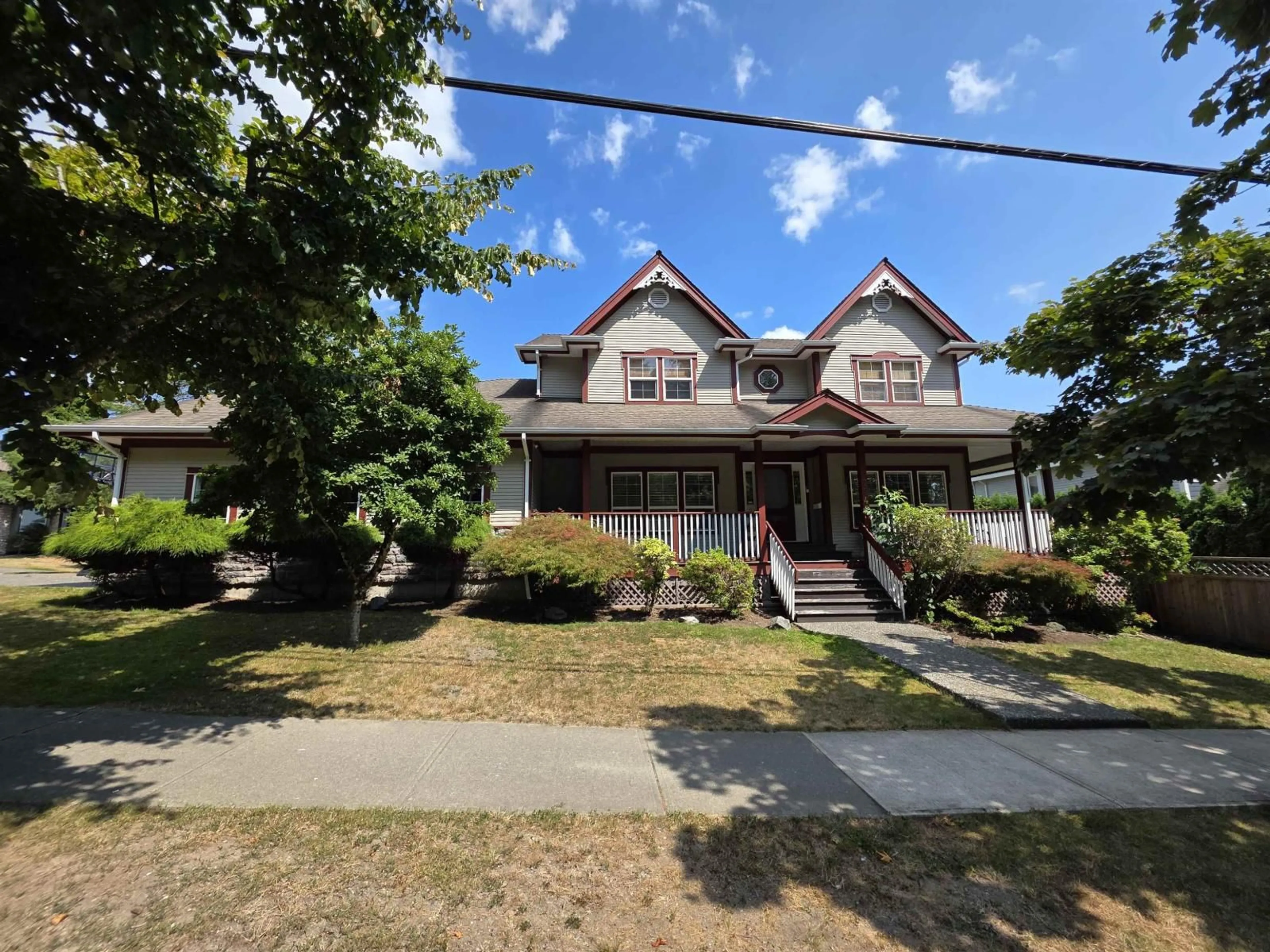 A pic from outside/outdoor area/front of a property/back of a property/a pic from drone, street for 7948 160TH STREET, Surrey British Columbia V4N0T9