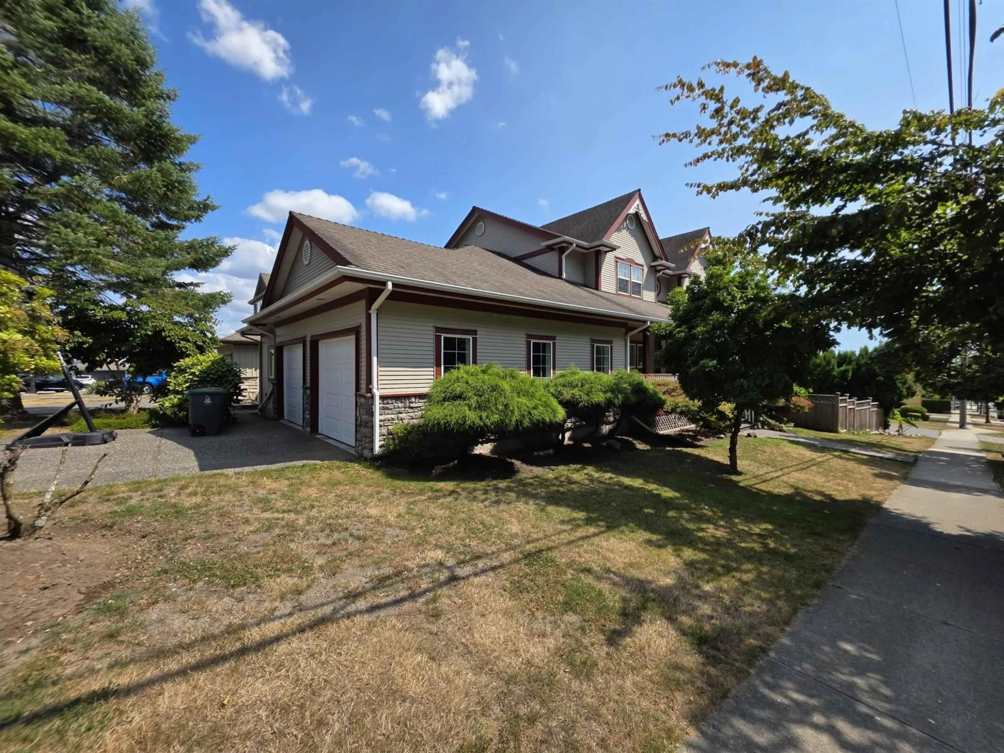 A pic from outside/outdoor area/front of a property/back of a property/a pic from drone, street for 7948 160TH STREET, Surrey British Columbia V4N0T9