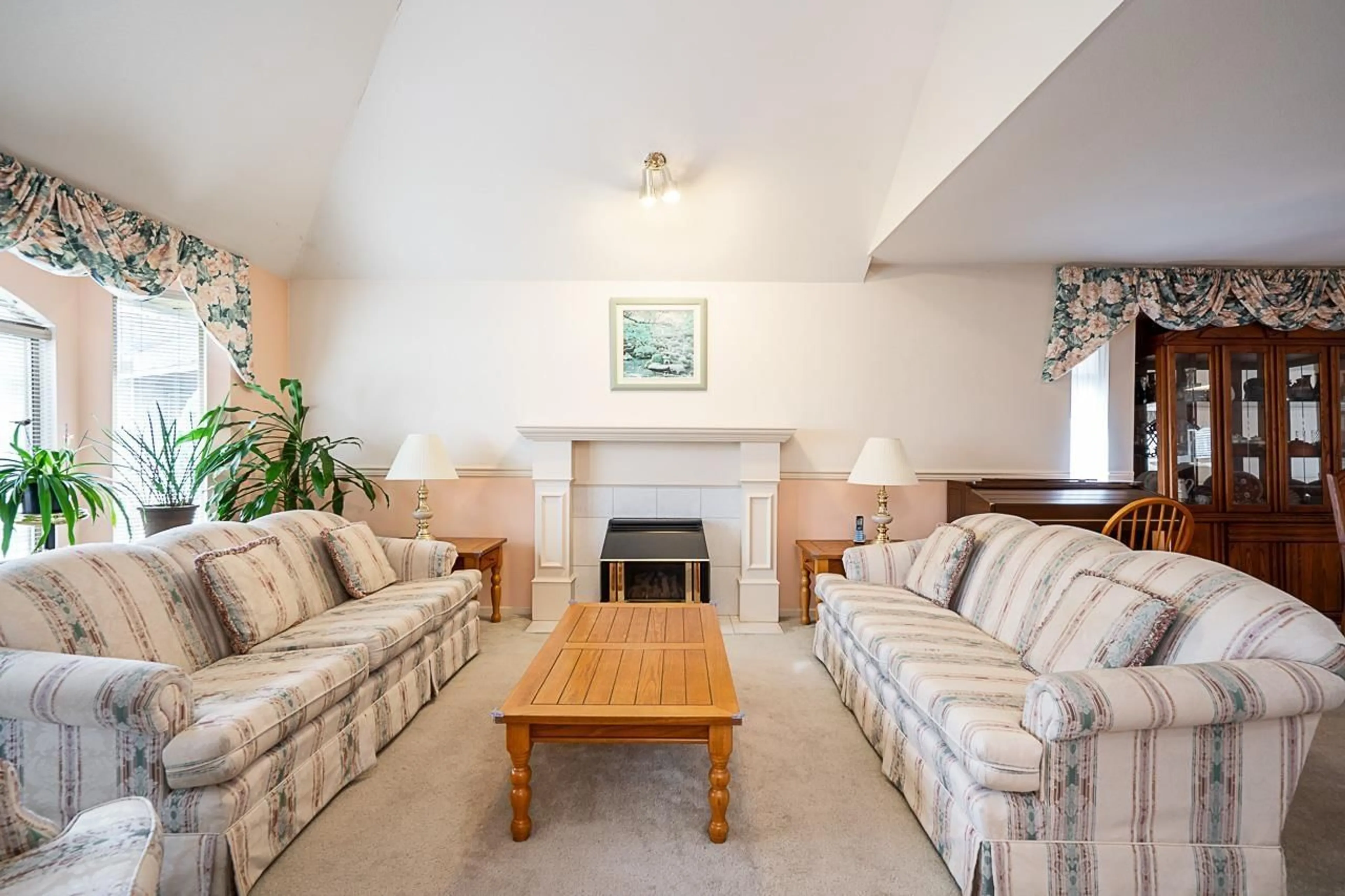 Living room with furniture, unknown for 16156 94A AVENUE, Surrey British Columbia V4N3A2