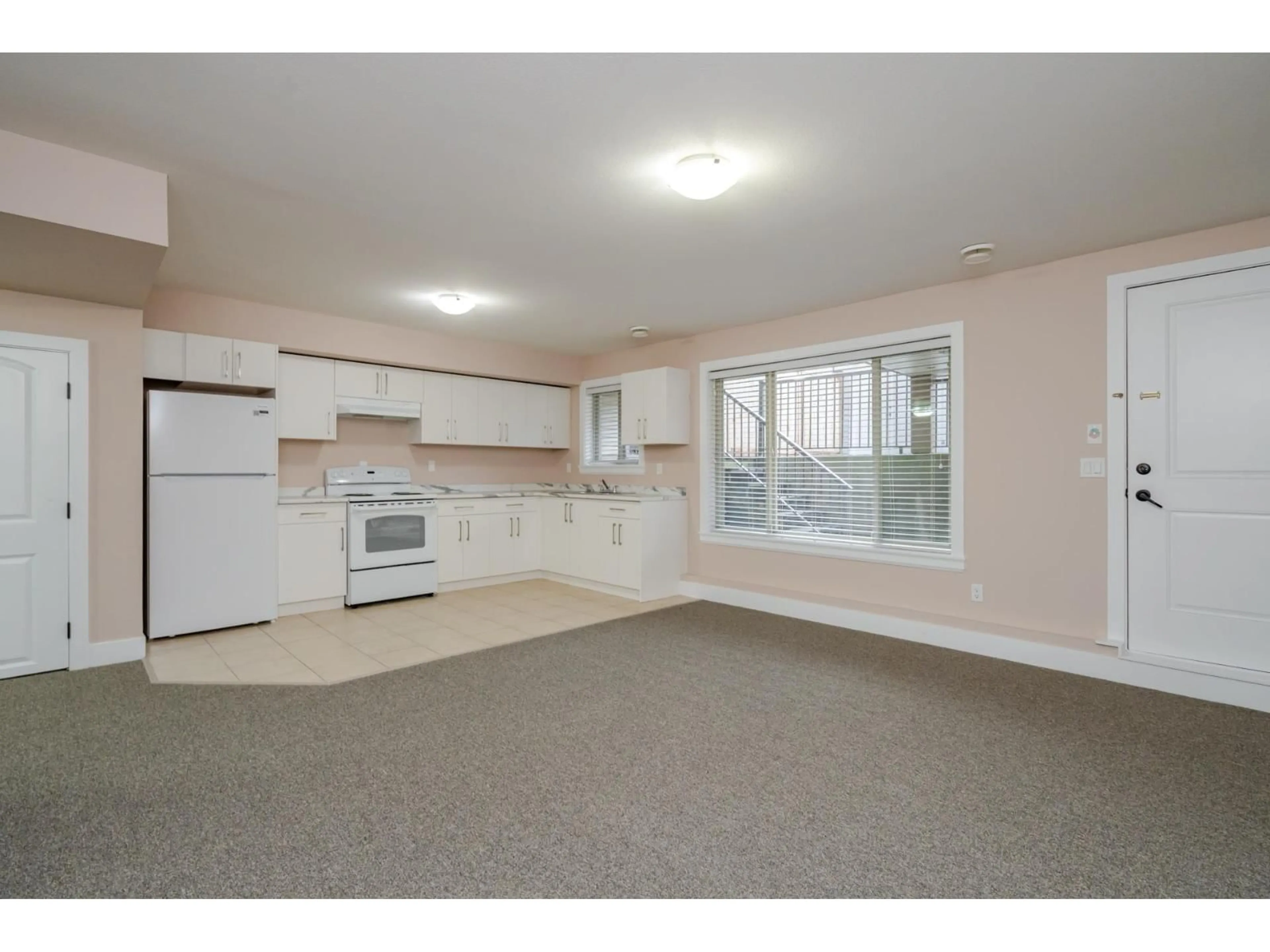 Unknown for 19586 72A AVENUE, Surrey British Columbia V4N3E8