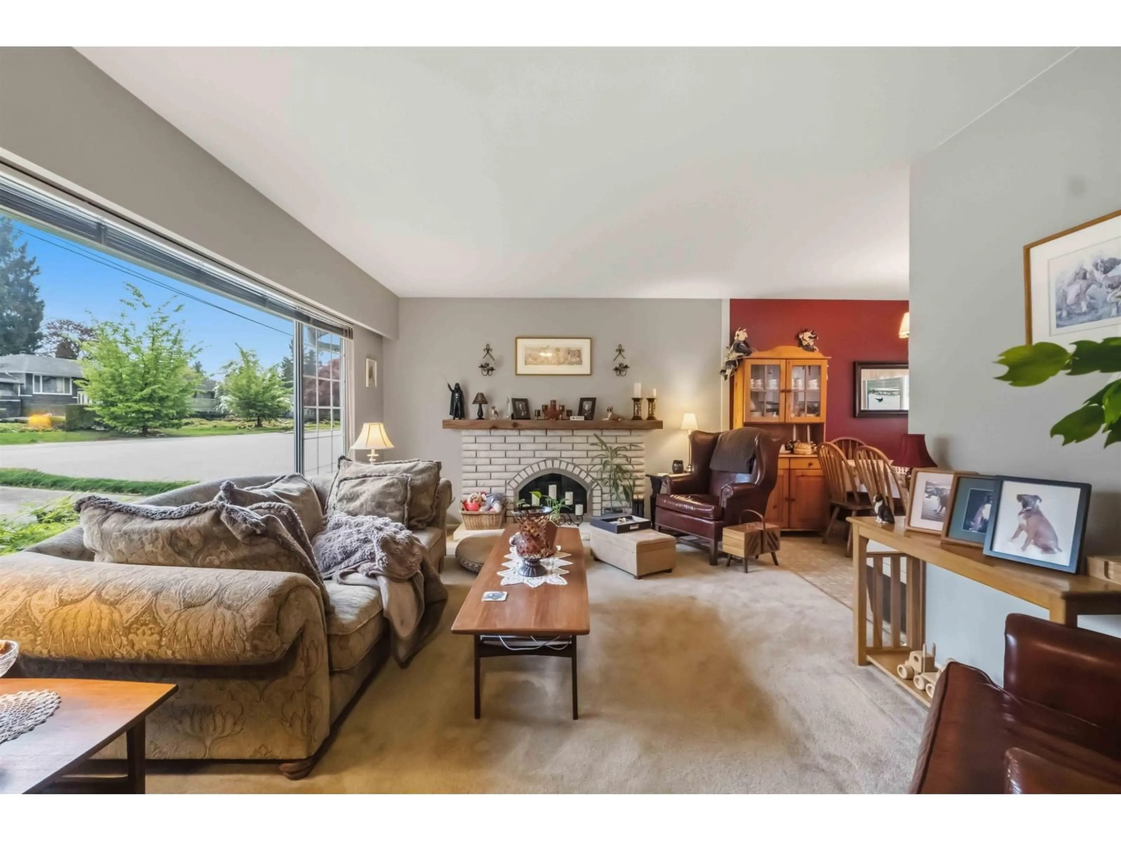 Living room with furniture, unknown for 14713 110 AVENUE, Surrey British Columbia V3R2A9