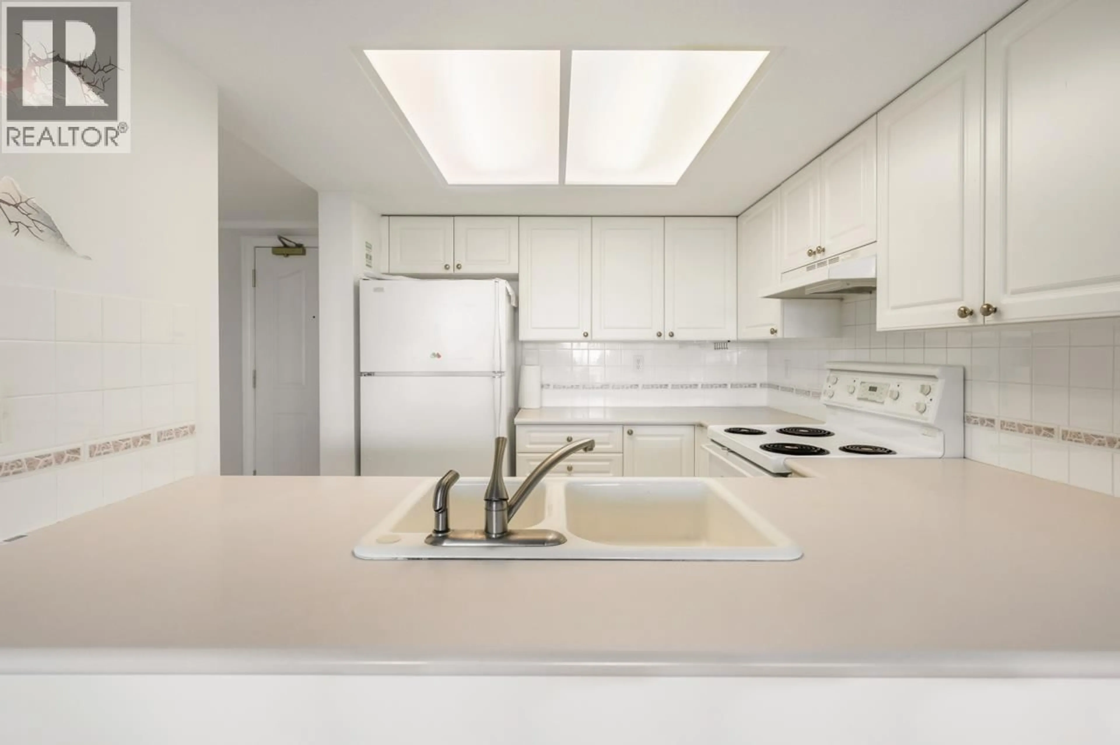 Standard kitchen, unknown for 501 - 6080 MINORU BOULEVARD, Richmond British Columbia V6Y4A7