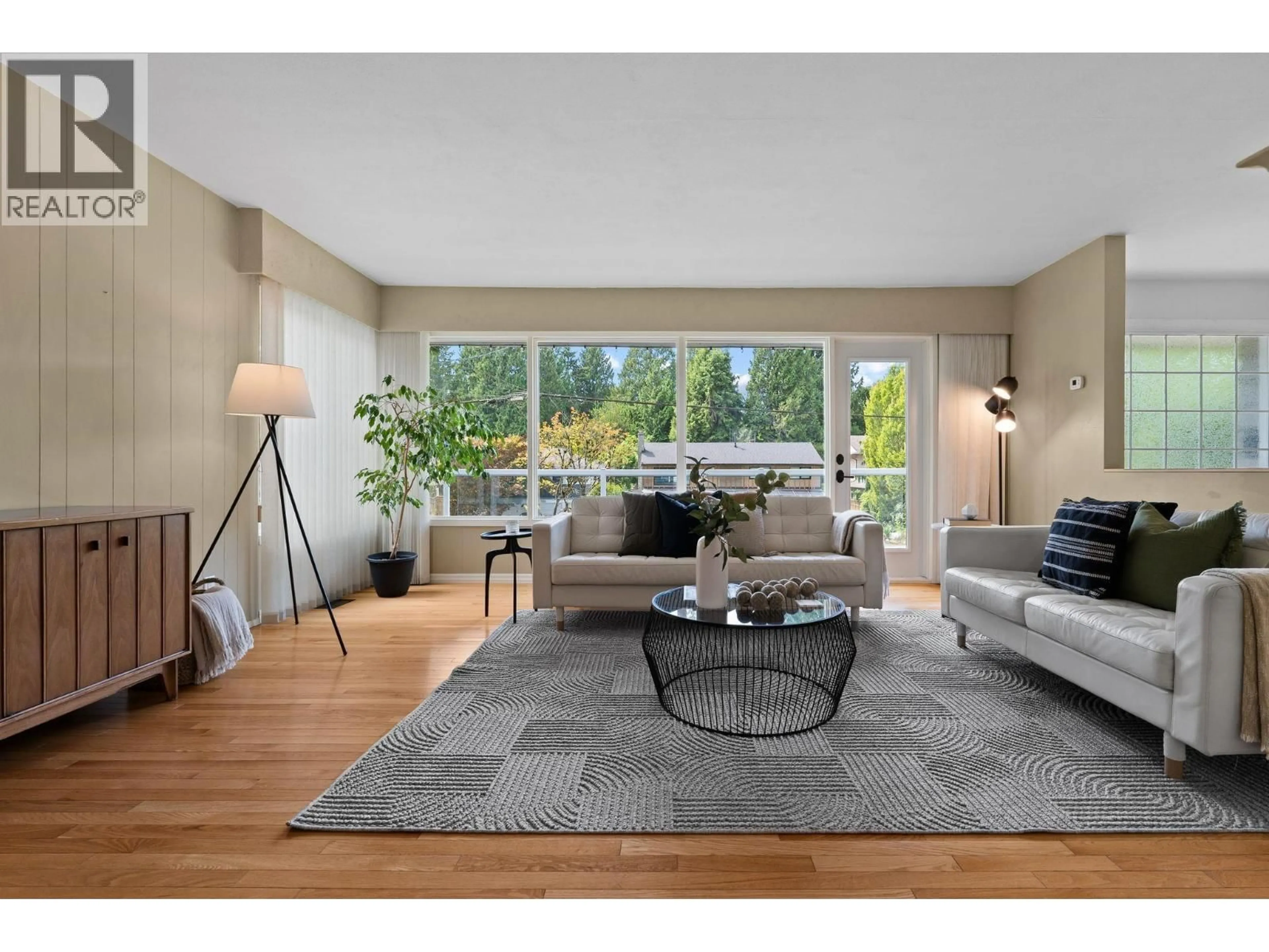 Living room with furniture, unknown for 2652 HOSKINS ROAD, North Vancouver British Columbia V7J3A3