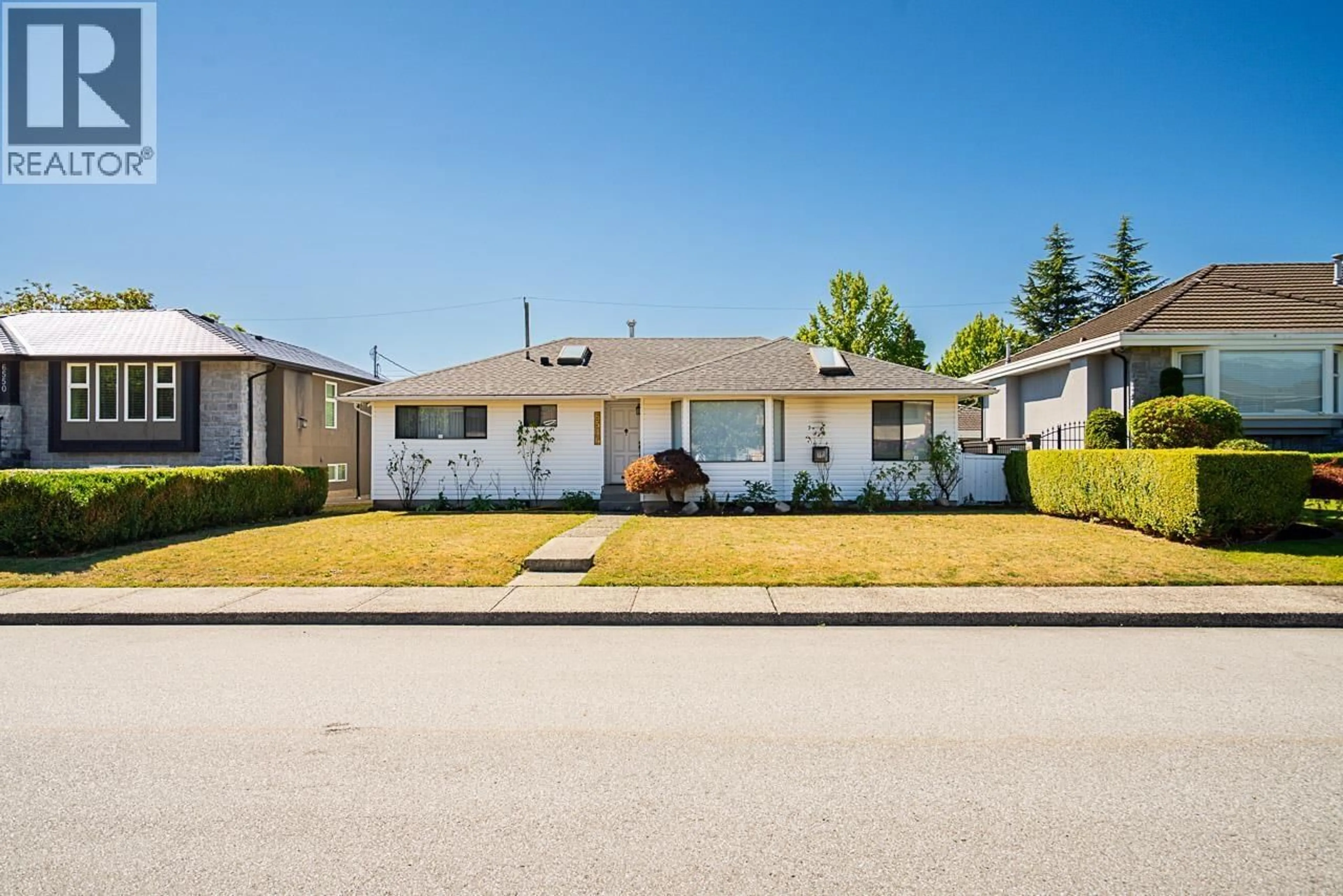 Home with vinyl exterior material, street for 6546 DUNNEDIN STREET, Burnaby British Columbia V5B1Y8