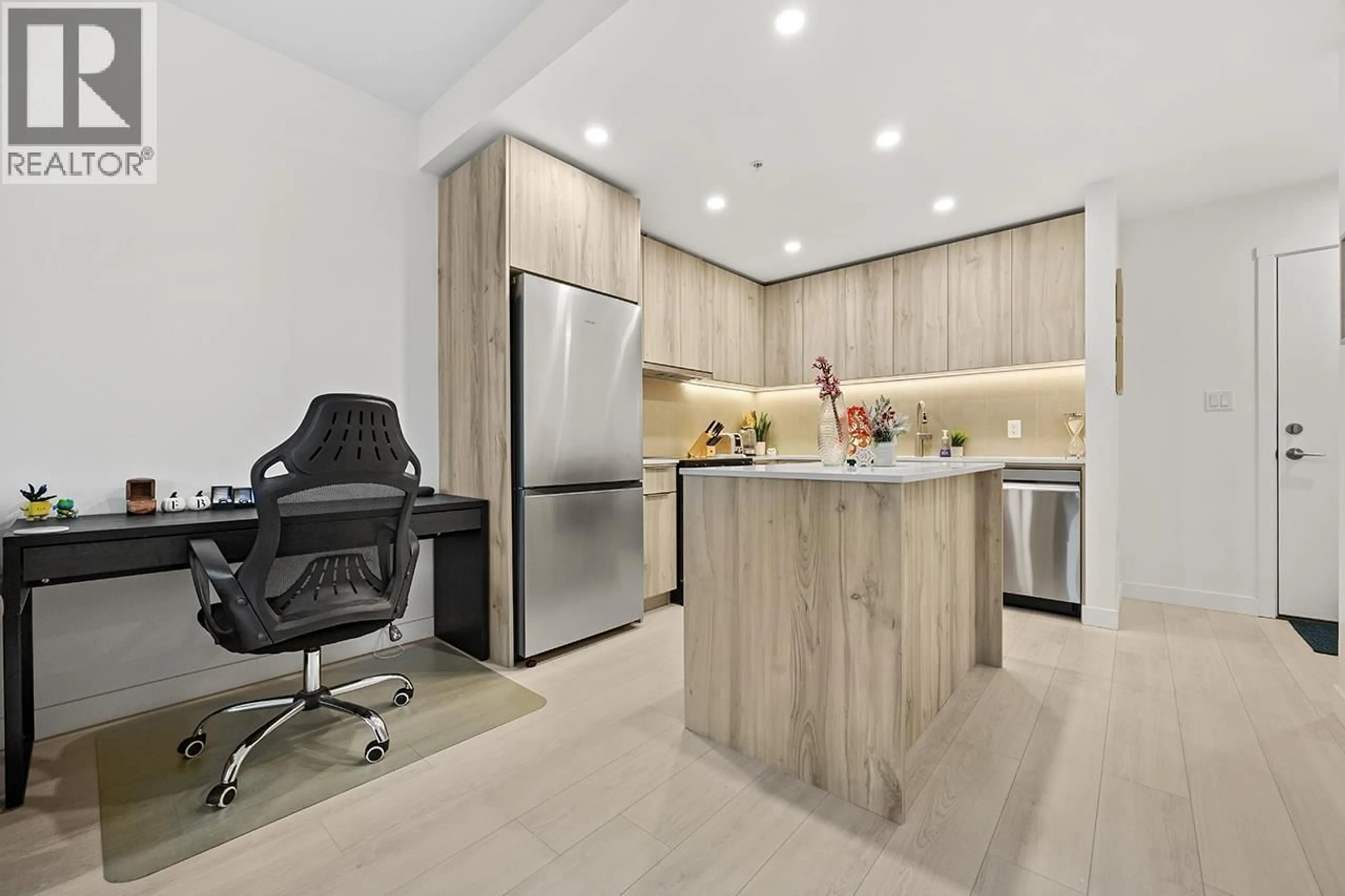 Open concept kitchen, unknown for 303 - 3596 MALSUM DRIVE, North Vancouver British Columbia V7G0B5