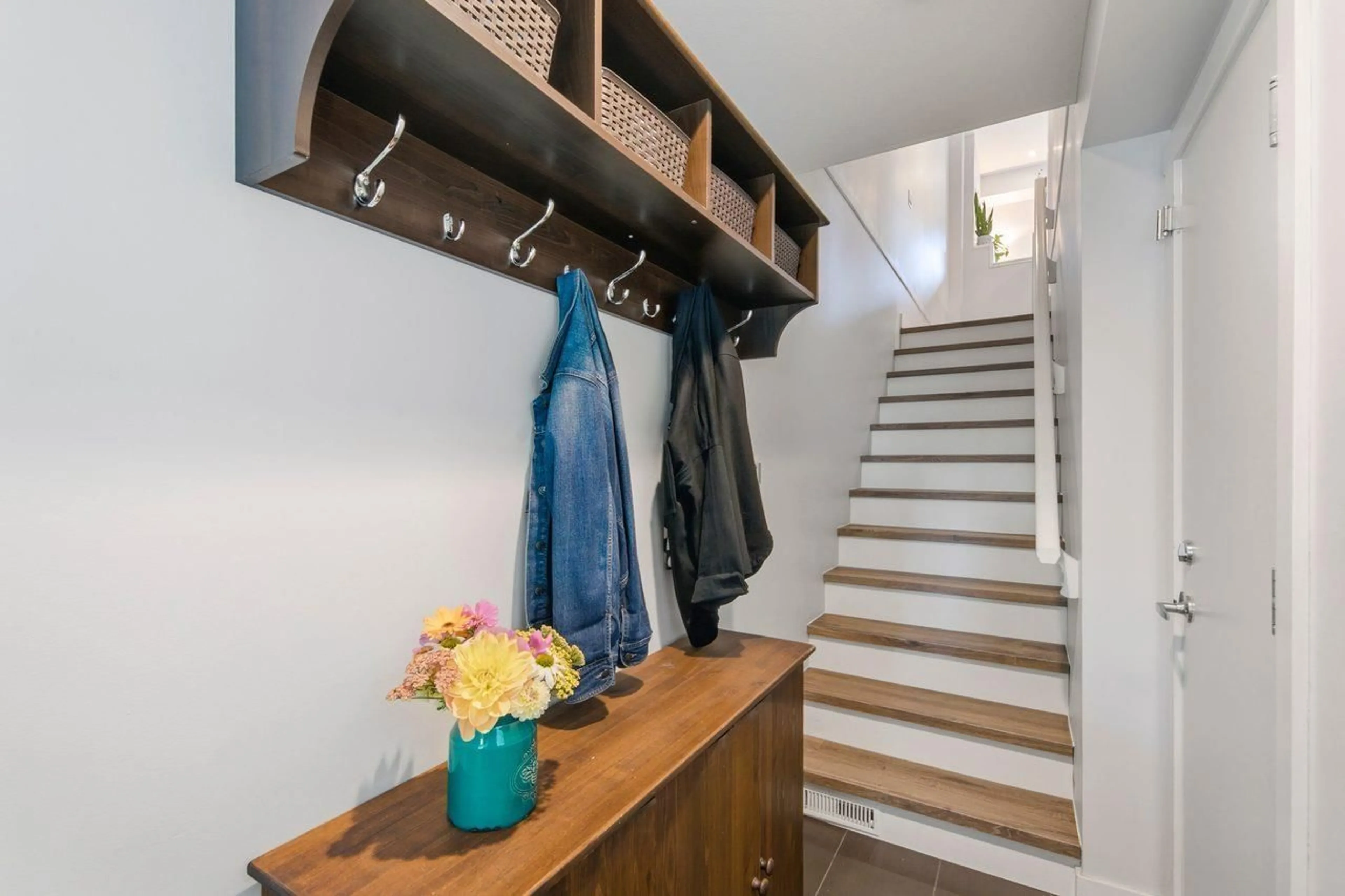 Indoor entryway for 109 - 18199 70 AVENUE, Surrey British Columbia V3S2N9