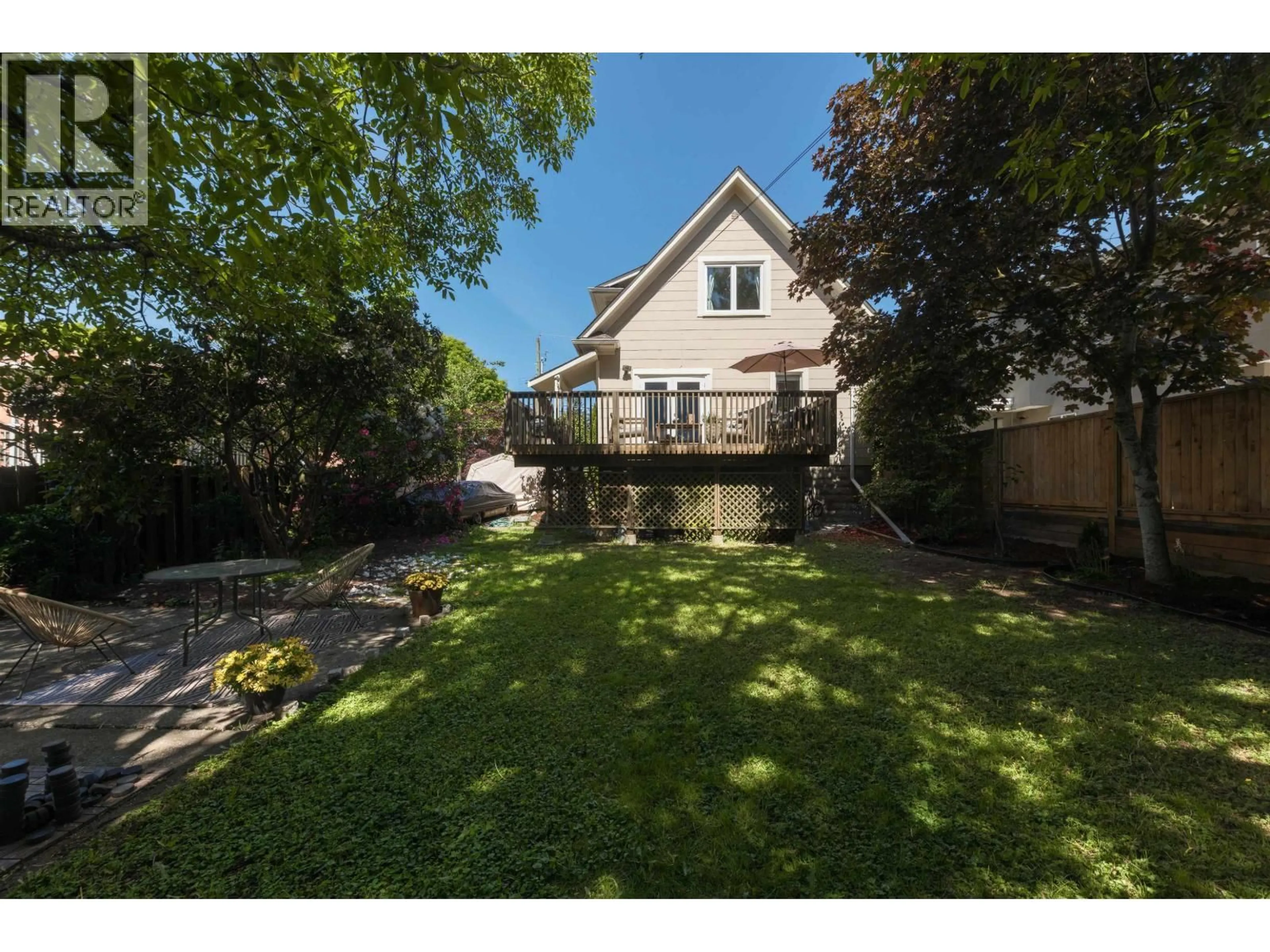 A pic from outside/outdoor area/front of a property/back of a property/a pic from drone, street for 7952 15TH AVENUE, Burnaby British Columbia V3N1X1