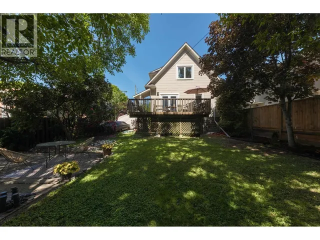 7952 15TH AVENUE, Burnaby 4