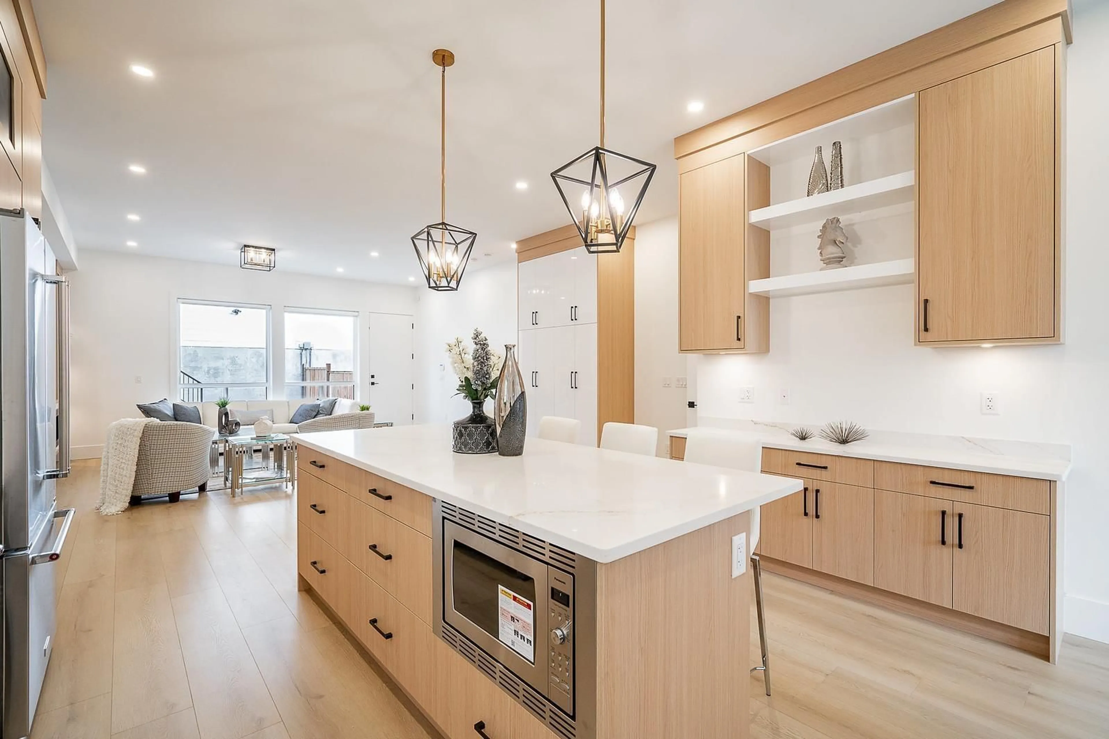 Contemporary kitchen, unknown for 16673 16 AVENUE, Surrey British Columbia V3S9X7