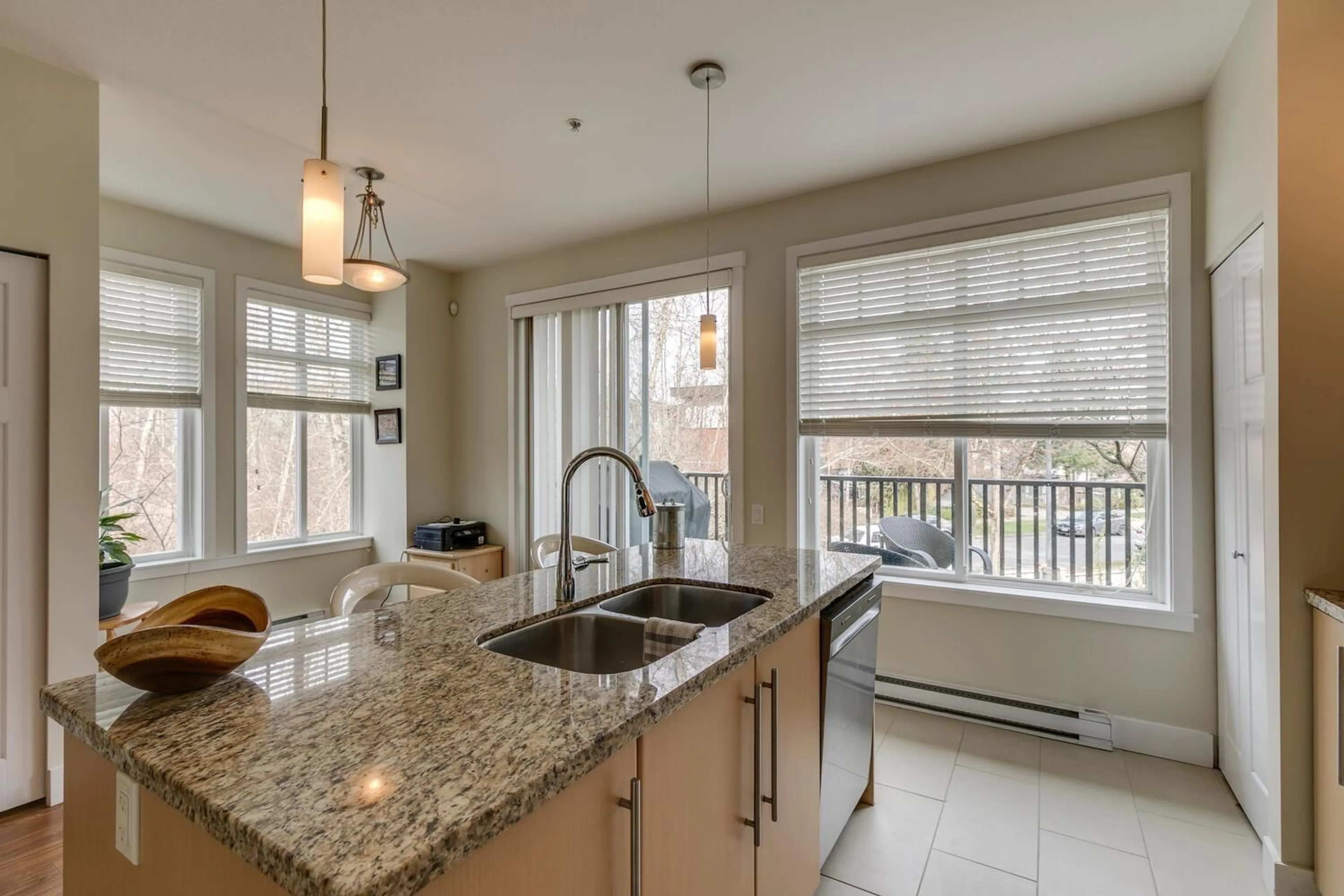 Open concept kitchen, ceramic/tile floor for 34 - 8250 209B STREET, Langley British Columbia V2Y0J7