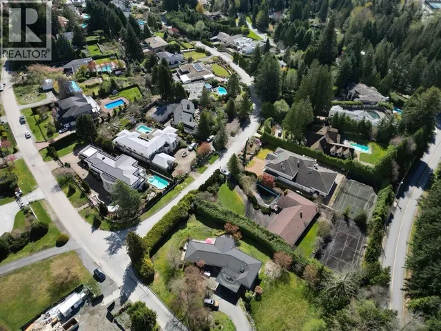 960 PYRFORD ROAD, West Vancouver 2