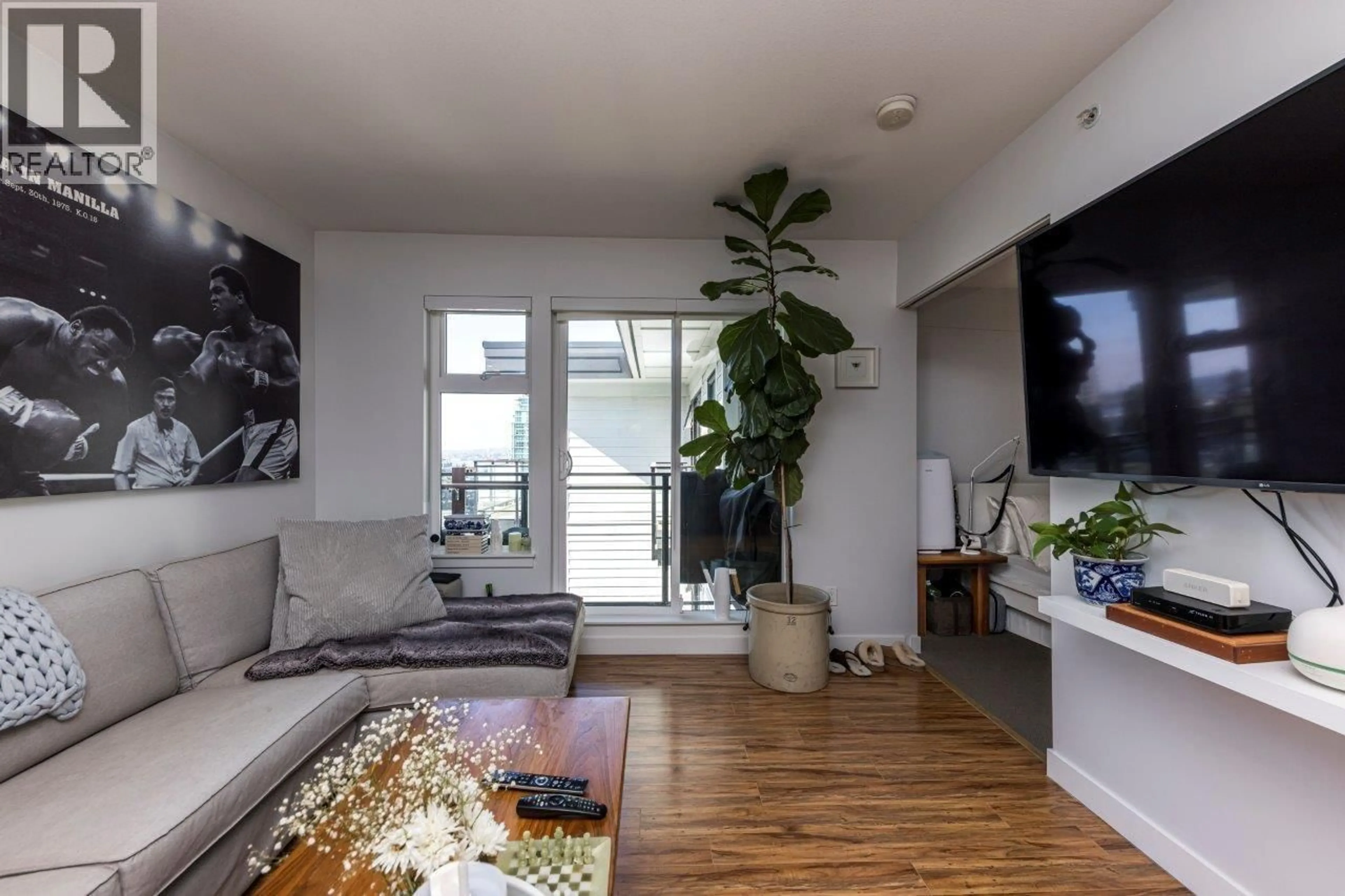 Living room with furniture, unknown for 514 - 111 3RD STREET, North Vancouver British Columbia V7L0C6