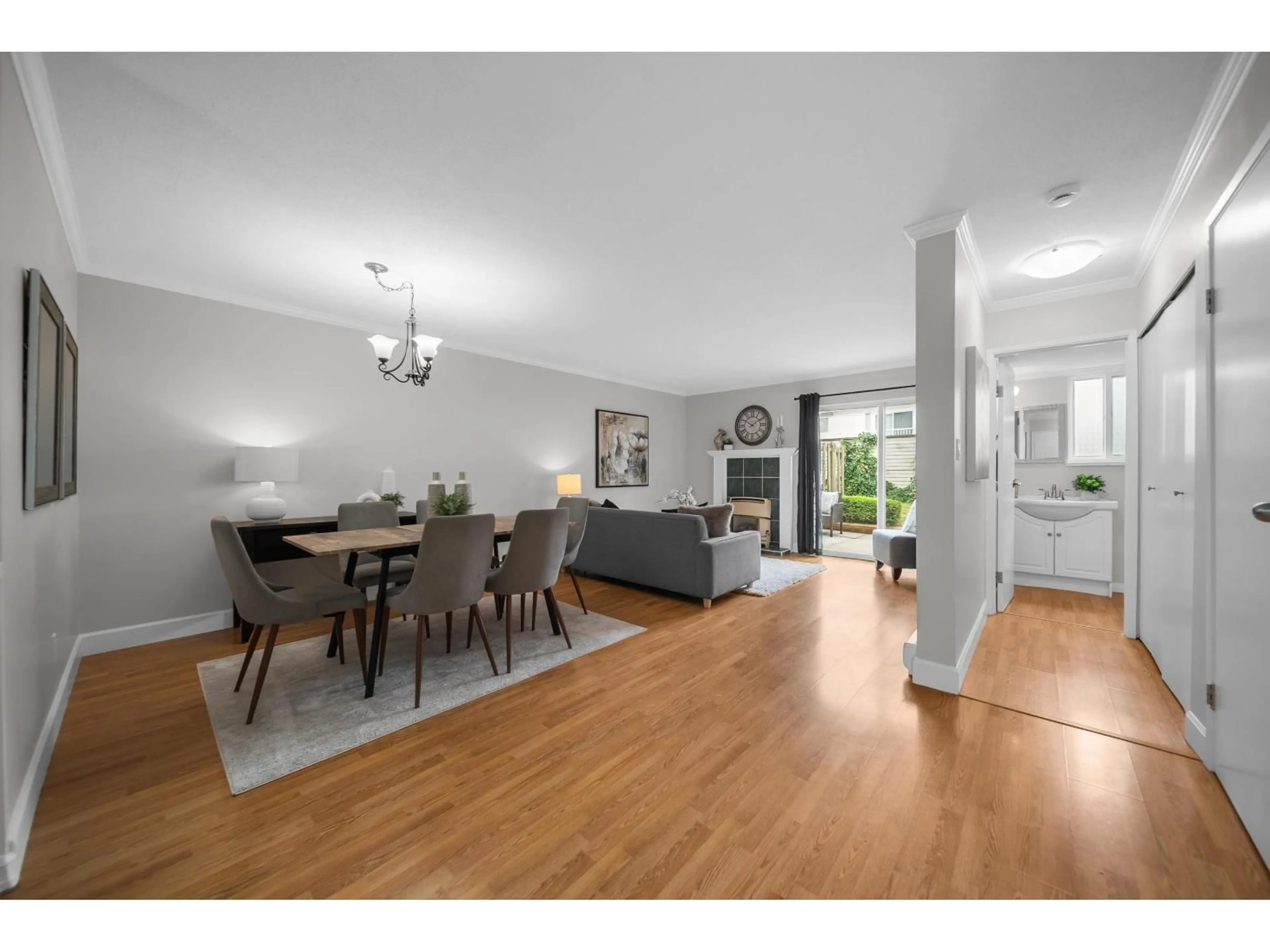 Dining room, wood/laminate floor for 279 - 32550 MACLURE ROAD, Abbotsford British Columbia V2T4N3