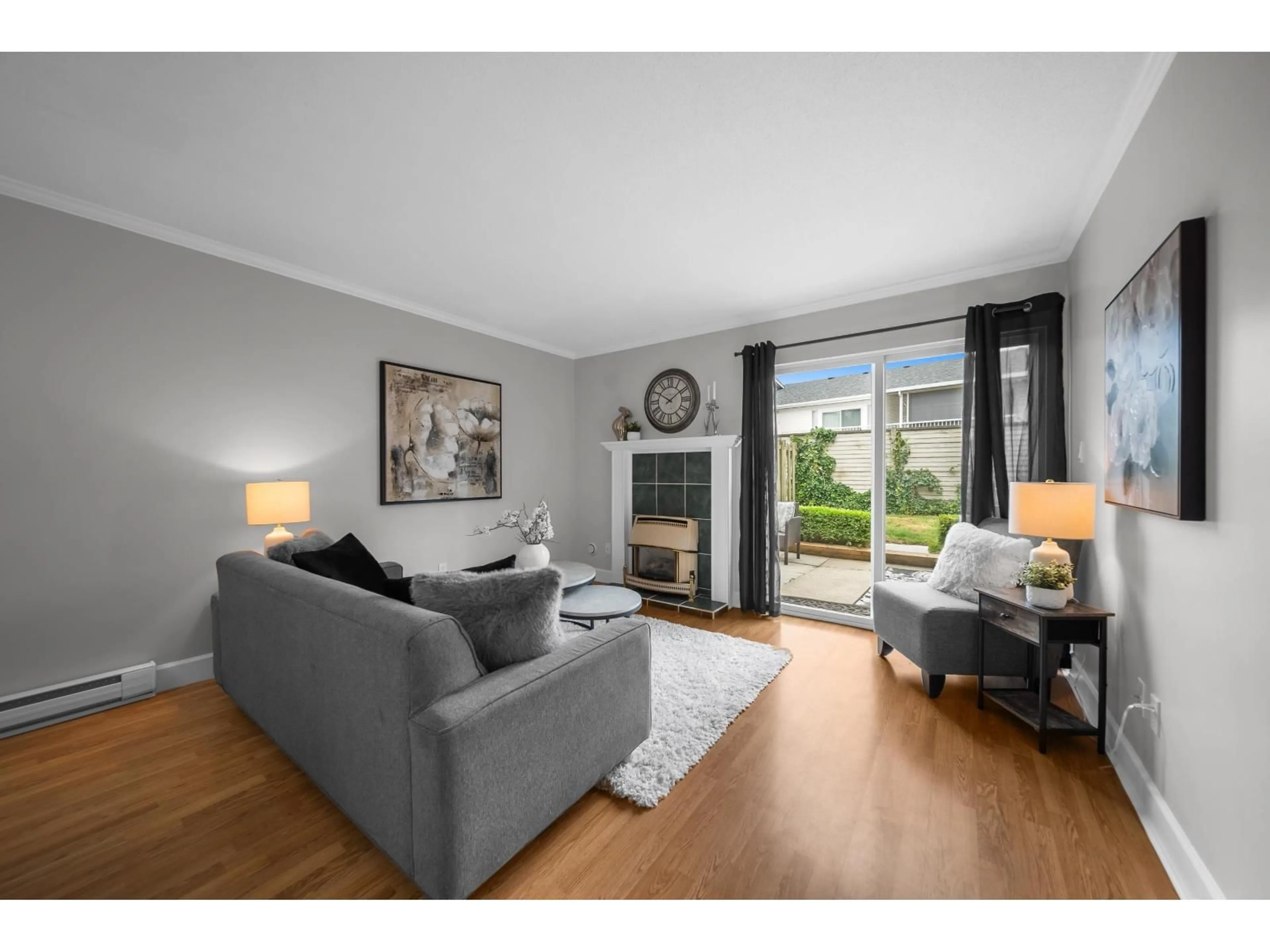 Living room with furniture, wood/laminate floor for 279 - 32550 MACLURE ROAD, Abbotsford British Columbia V2T4N3