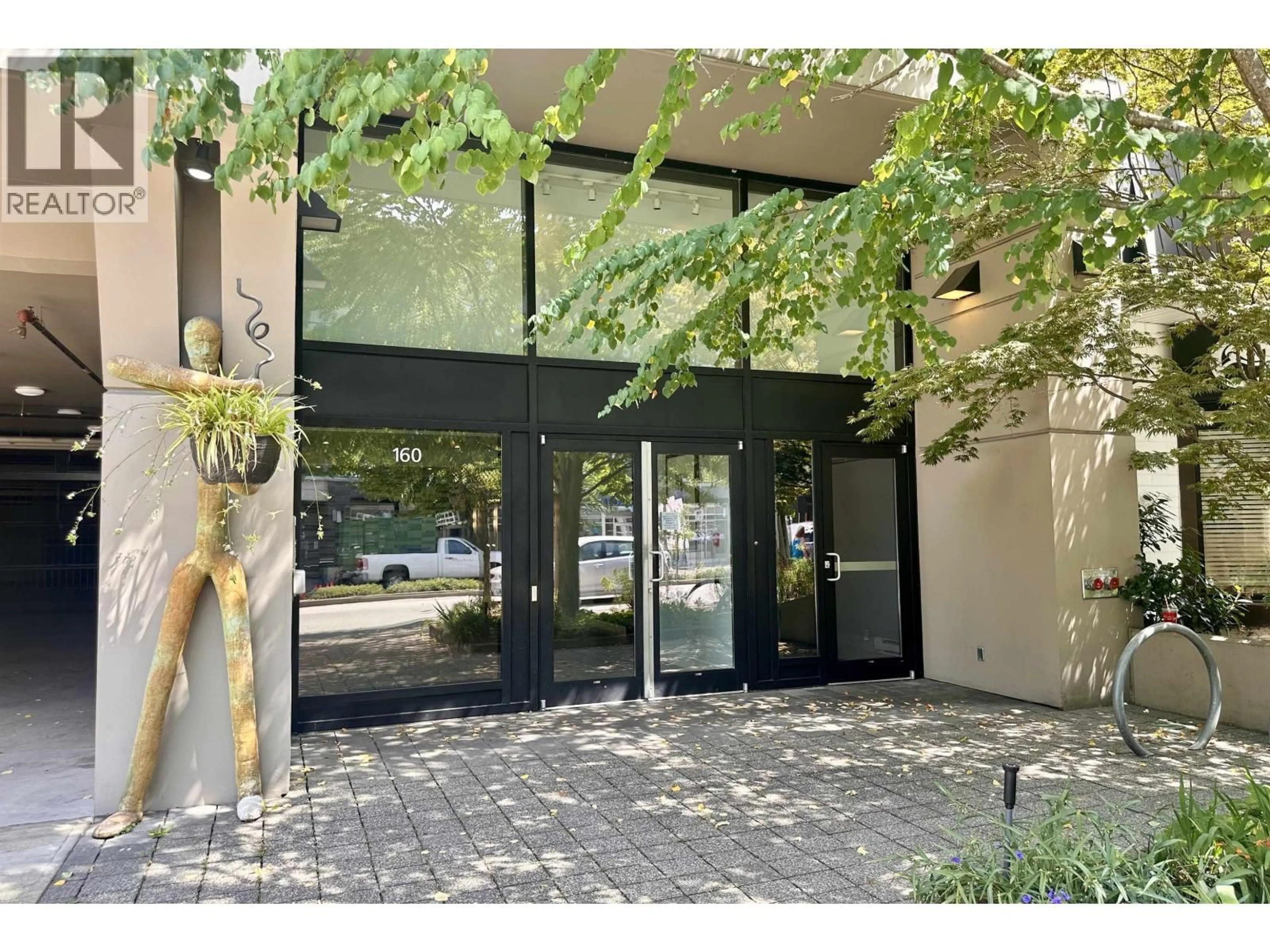 Indoor foyer for 503 - 160 3RD STREET, North Vancouver British Columbia V7M0A9
