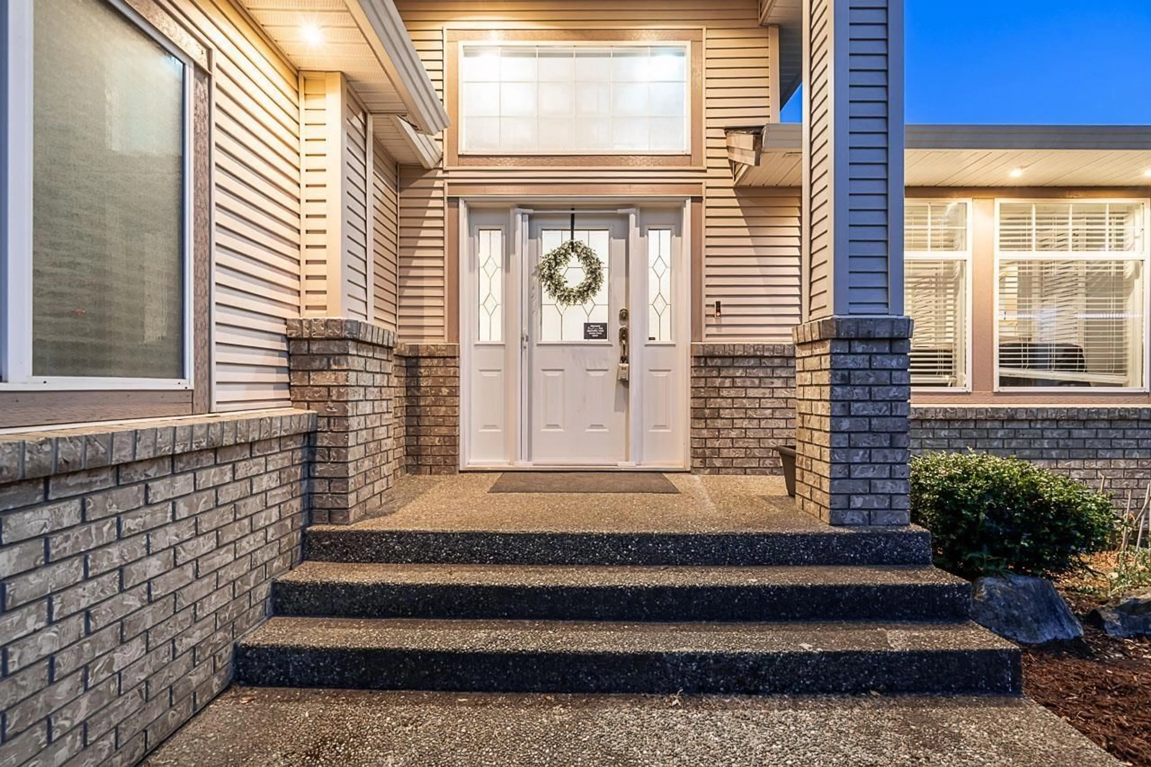 Unknown for 26880 25A AVENUE, Langley British Columbia V4W4A2