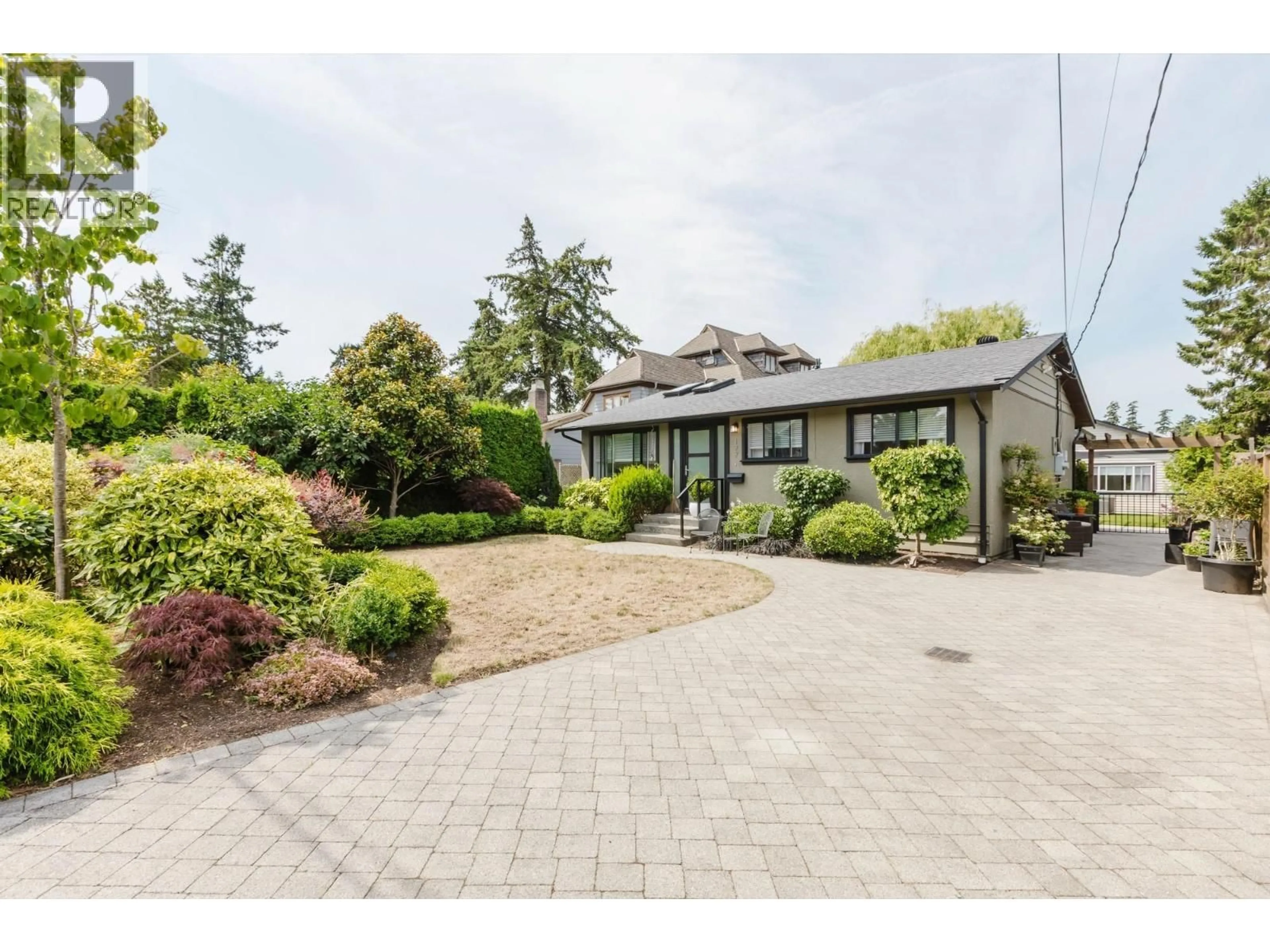A pic from outside/outdoor area/front of a property/back of a property/a pic from drone, street for 177 67 STREET, Delta British Columbia V4L1M2