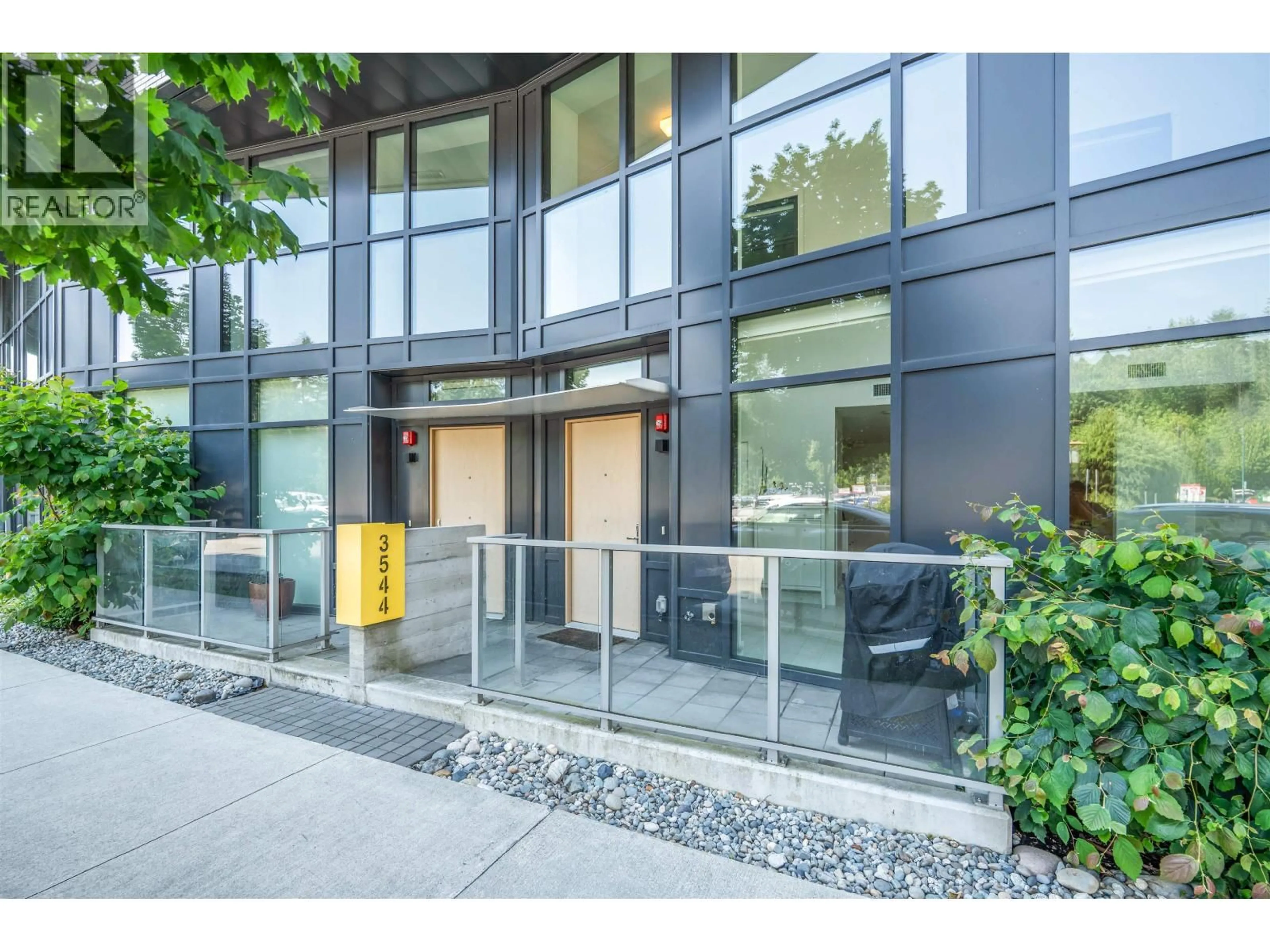 Indoor foyer for 3544 SAWMILL CRESCENT, Vancouver British Columbia V5S0J8