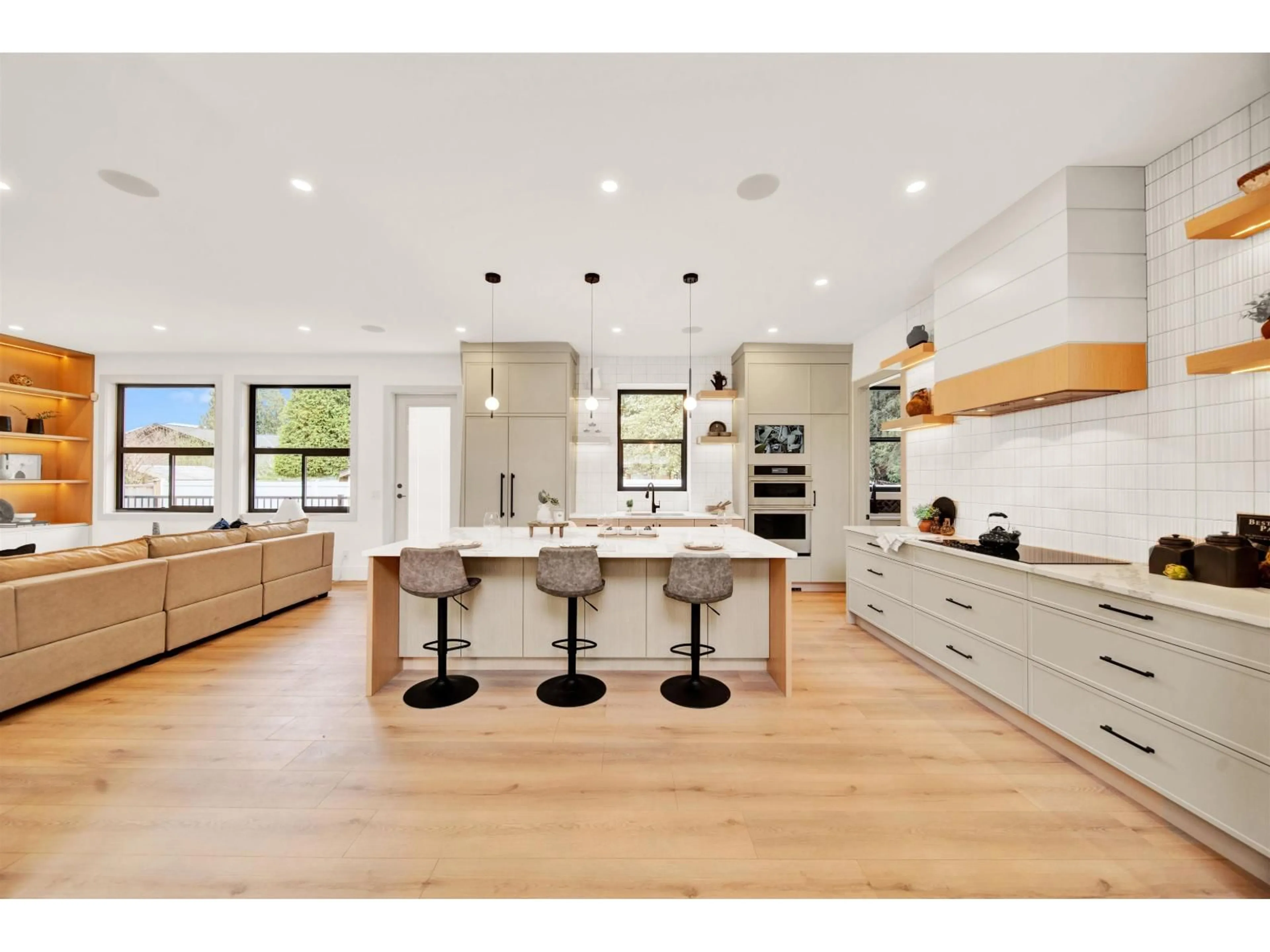 Open concept kitchen, unknown for 20141 GRADE CRESCENT, Langley British Columbia V3A4J5