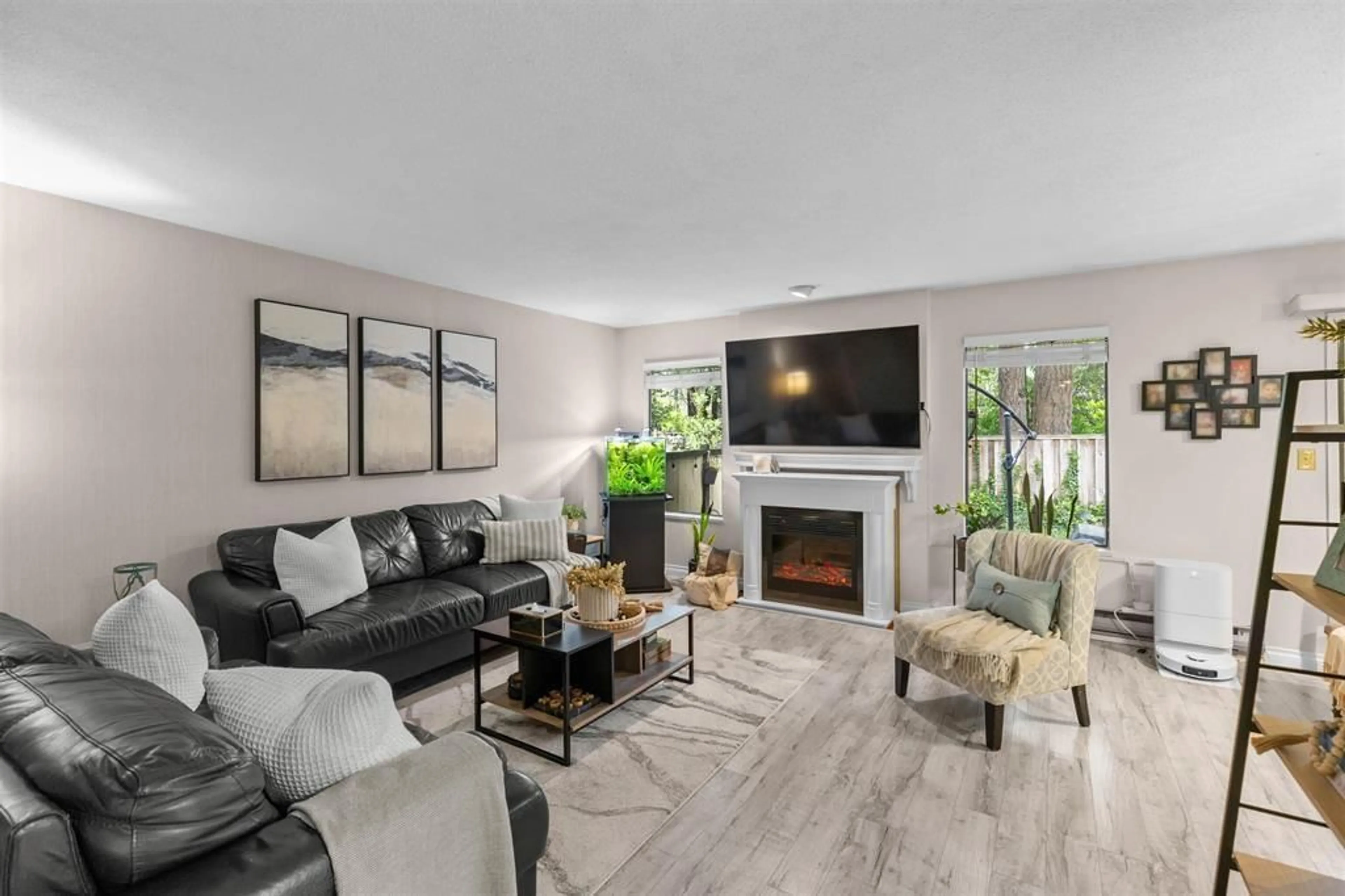 Living room with furniture, unknown for 17 - 2998 MOUAT DRIVE, Abbotsford British Columbia V2T4E6