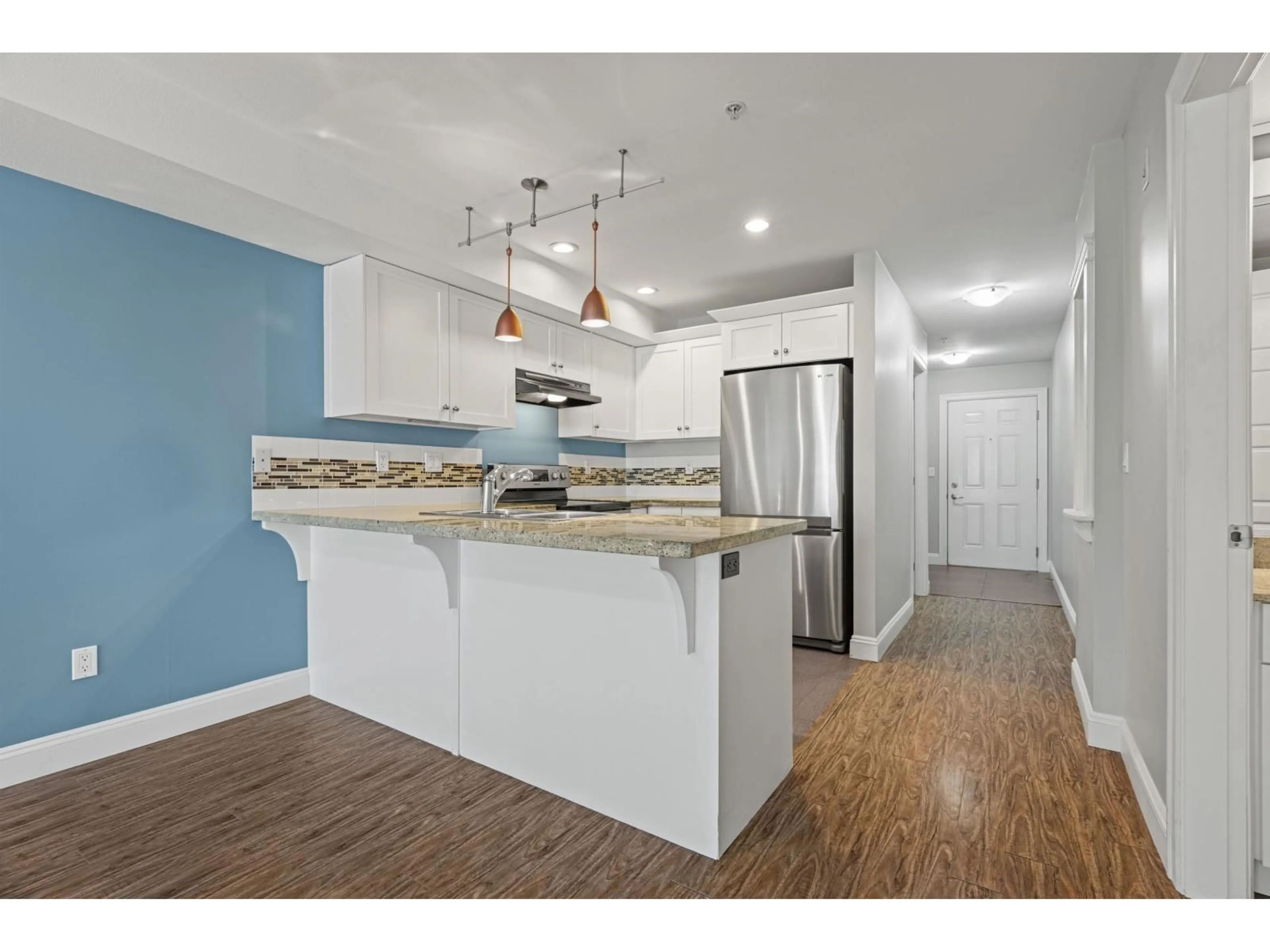 Open concept kitchen, unknown for 301 - 45640 ALMA AVENUE, Chilliwack British Columbia V2R0P8