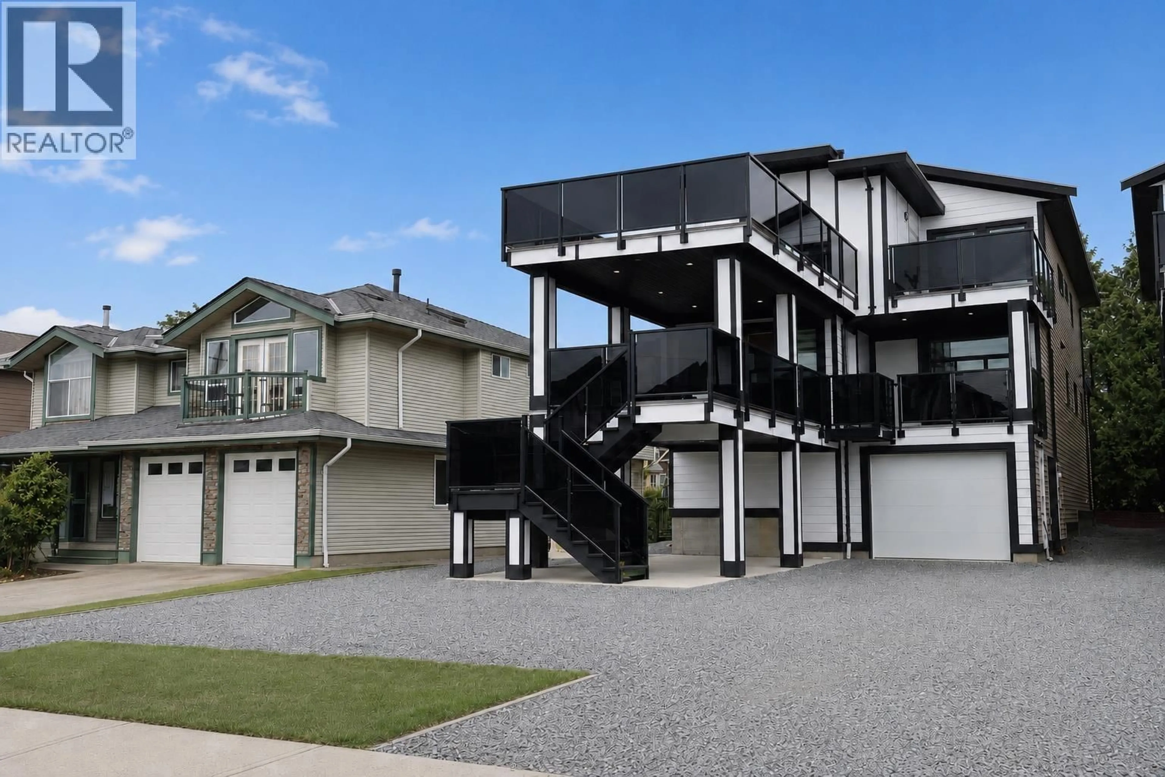Home with vinyl exterior material, street for 341 JOHNSTON STREET, New Westminster British Columbia V3M5H4