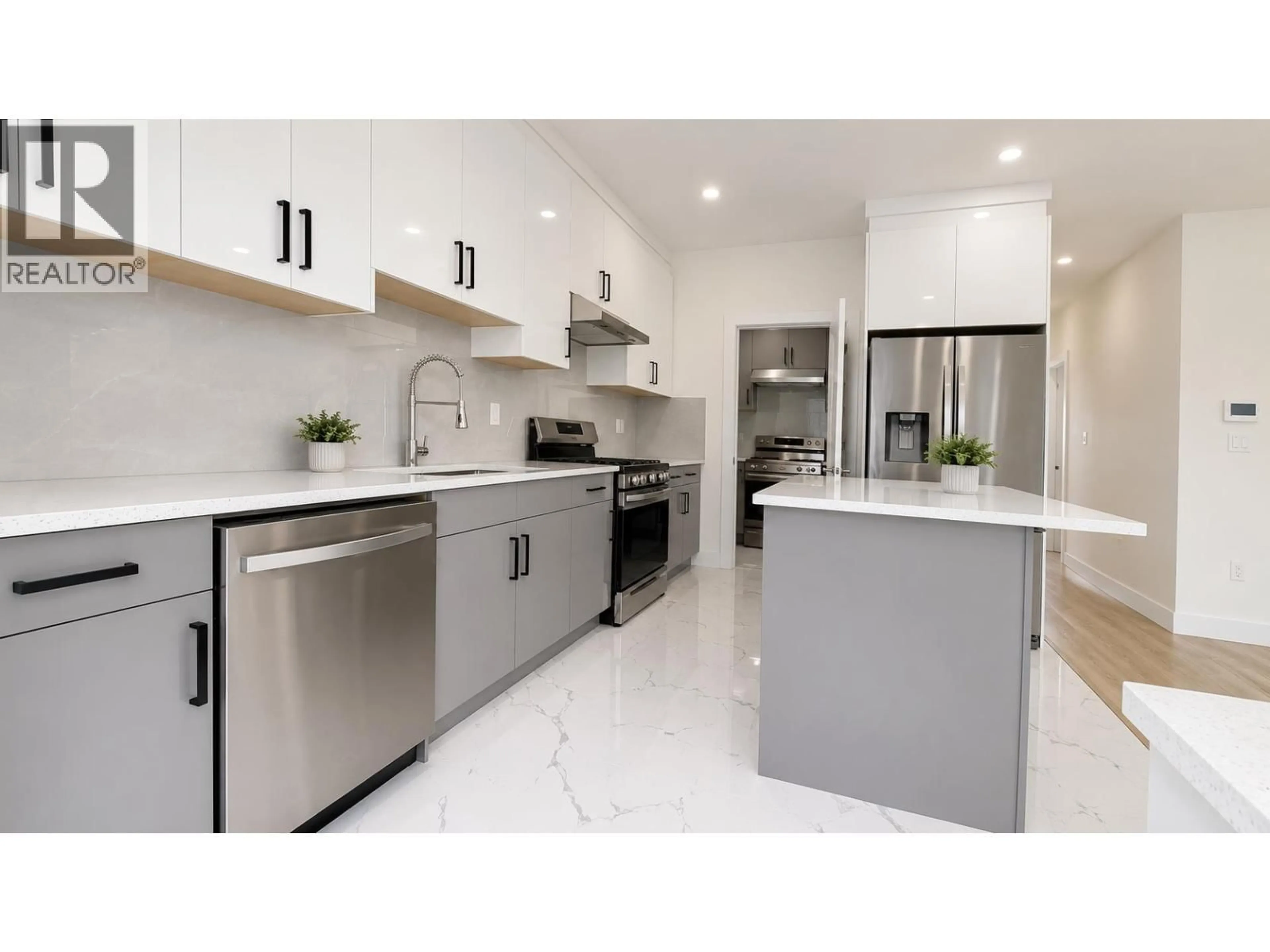 Contemporary kitchen, ceramic/tile floor for 341 JOHNSTON STREET, New Westminster British Columbia V3M5H4