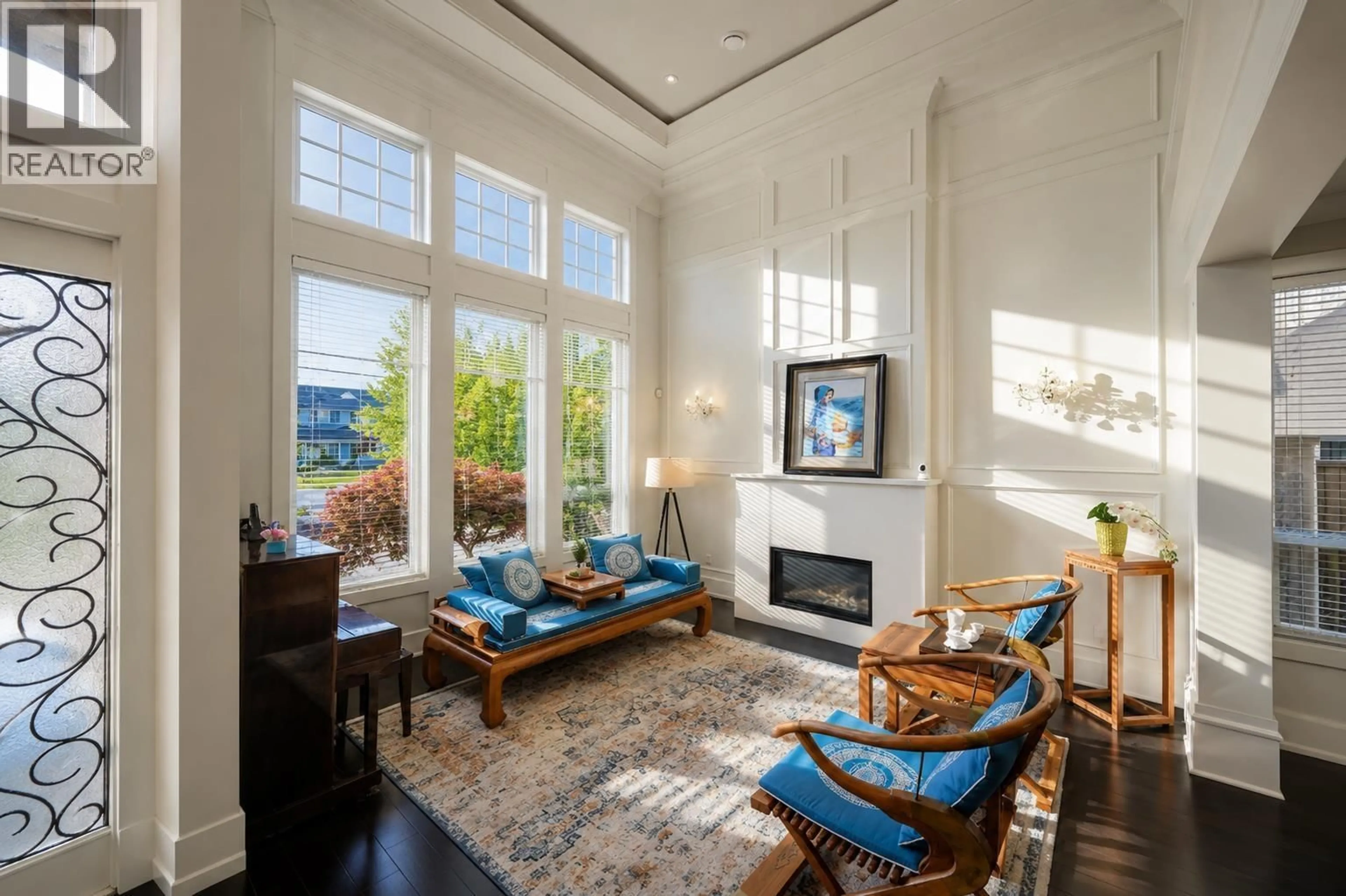 Living room with furniture, unknown for 10320 DENNIS CRESCENT, Richmond British Columbia V7A3R8