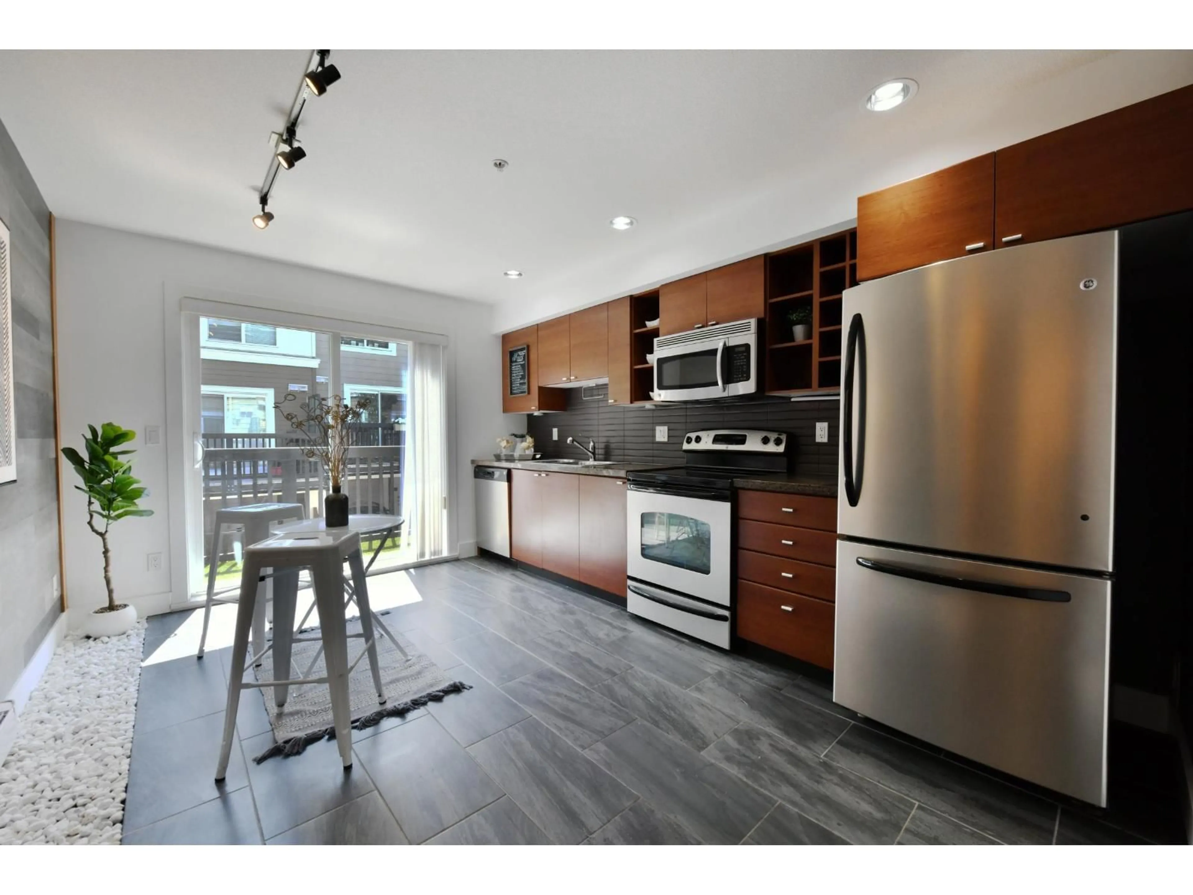 Open concept kitchen, unknown for 44 - 15833 26 AVENUE, Surrey British Columbia V3Z2X5