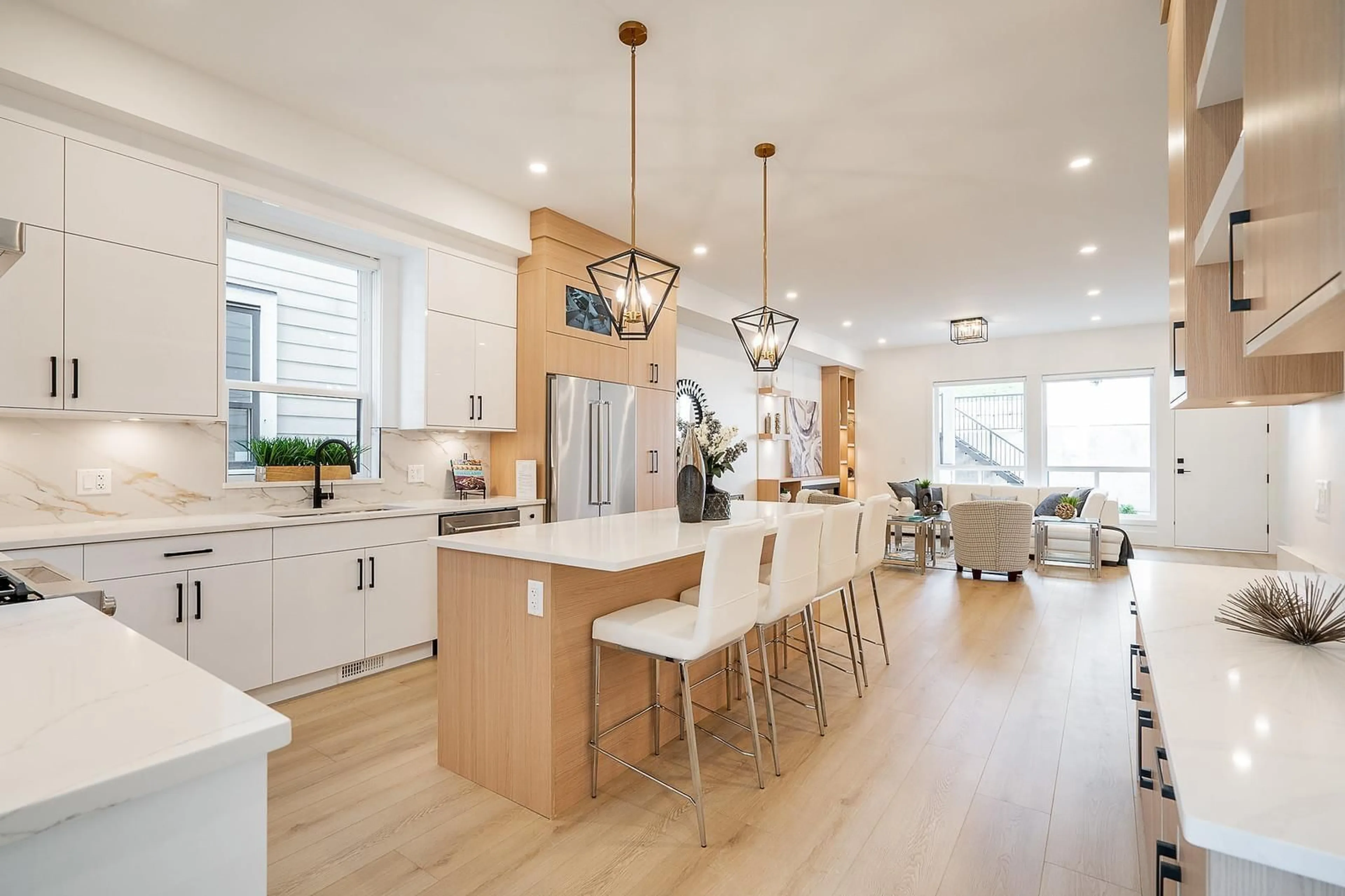 Open concept kitchen, wood/laminate floor for 16677 16 AVENUE, Surrey British Columbia V3S9X7