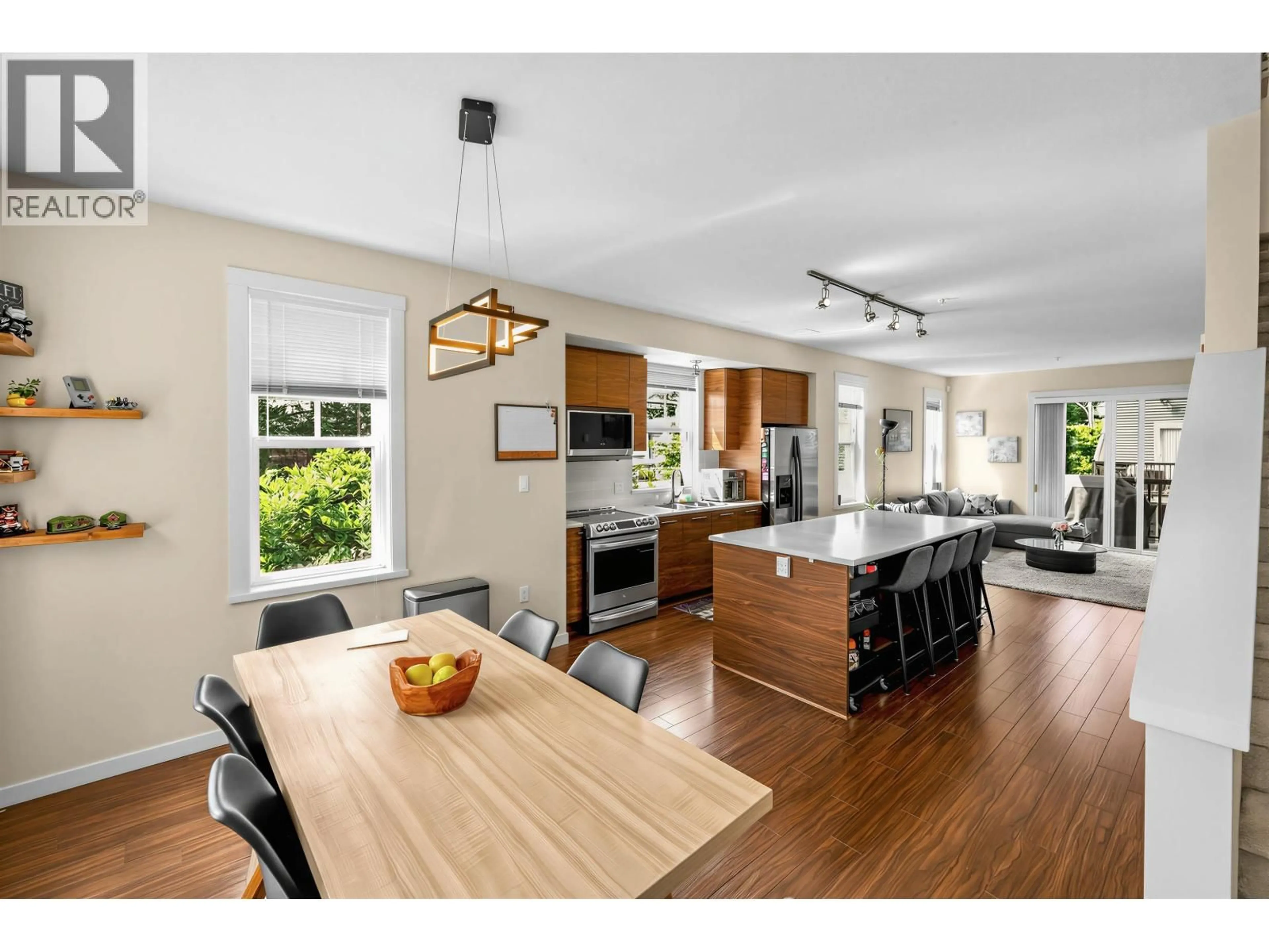 Open concept kitchen, wood/laminate floor for 1 - 2495 DAVIES AVENUE, Port Coquitlam British Columbia V3C0B2