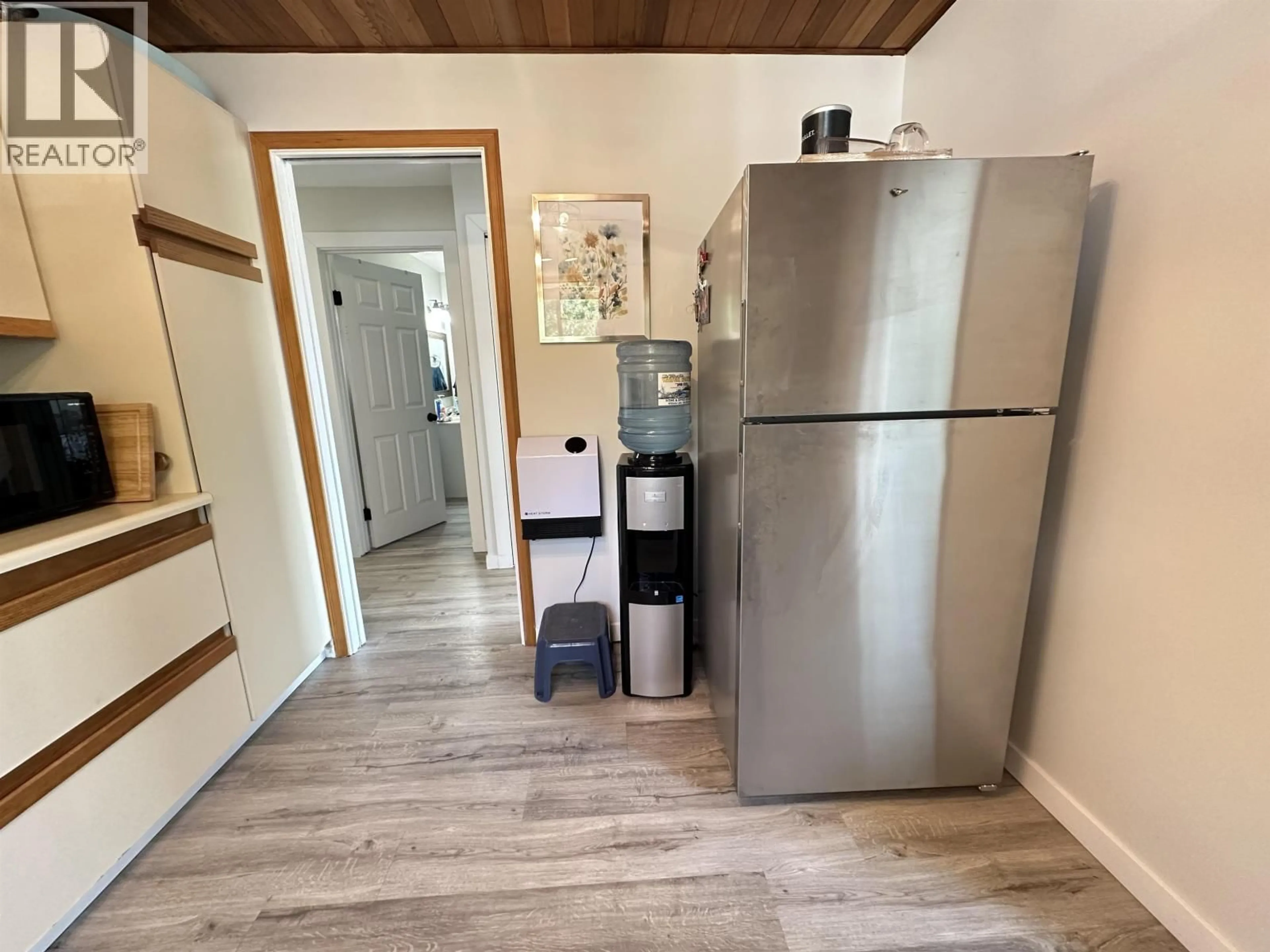 Standard kitchen, unknown for 6283 GREEN LAKE NORTH ROAD, 70 Mile House British Columbia V0K2K1
