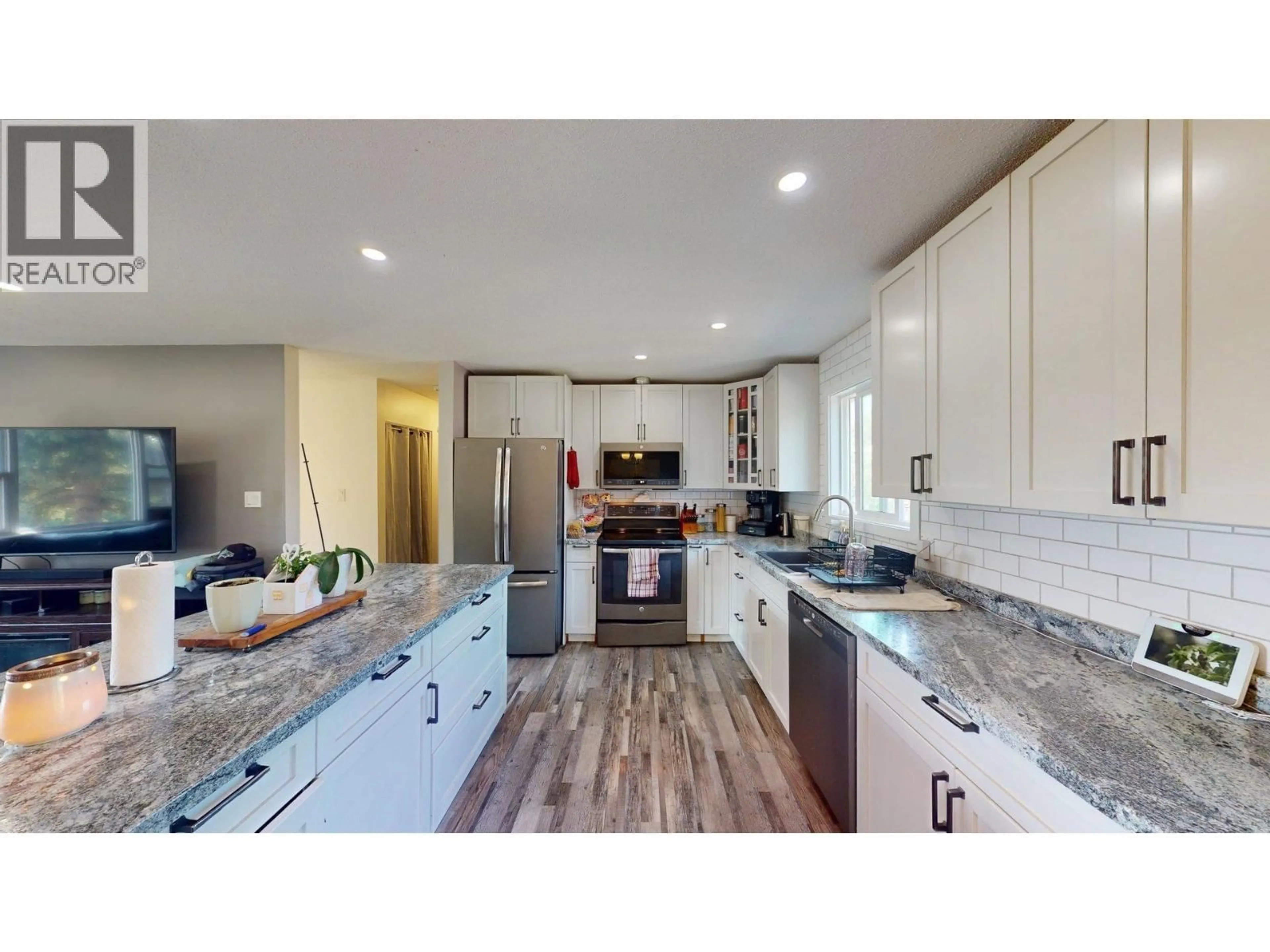 Open concept kitchen, unknown for 9107 91ST STREET, Fort St. John British Columbia V1J4V4